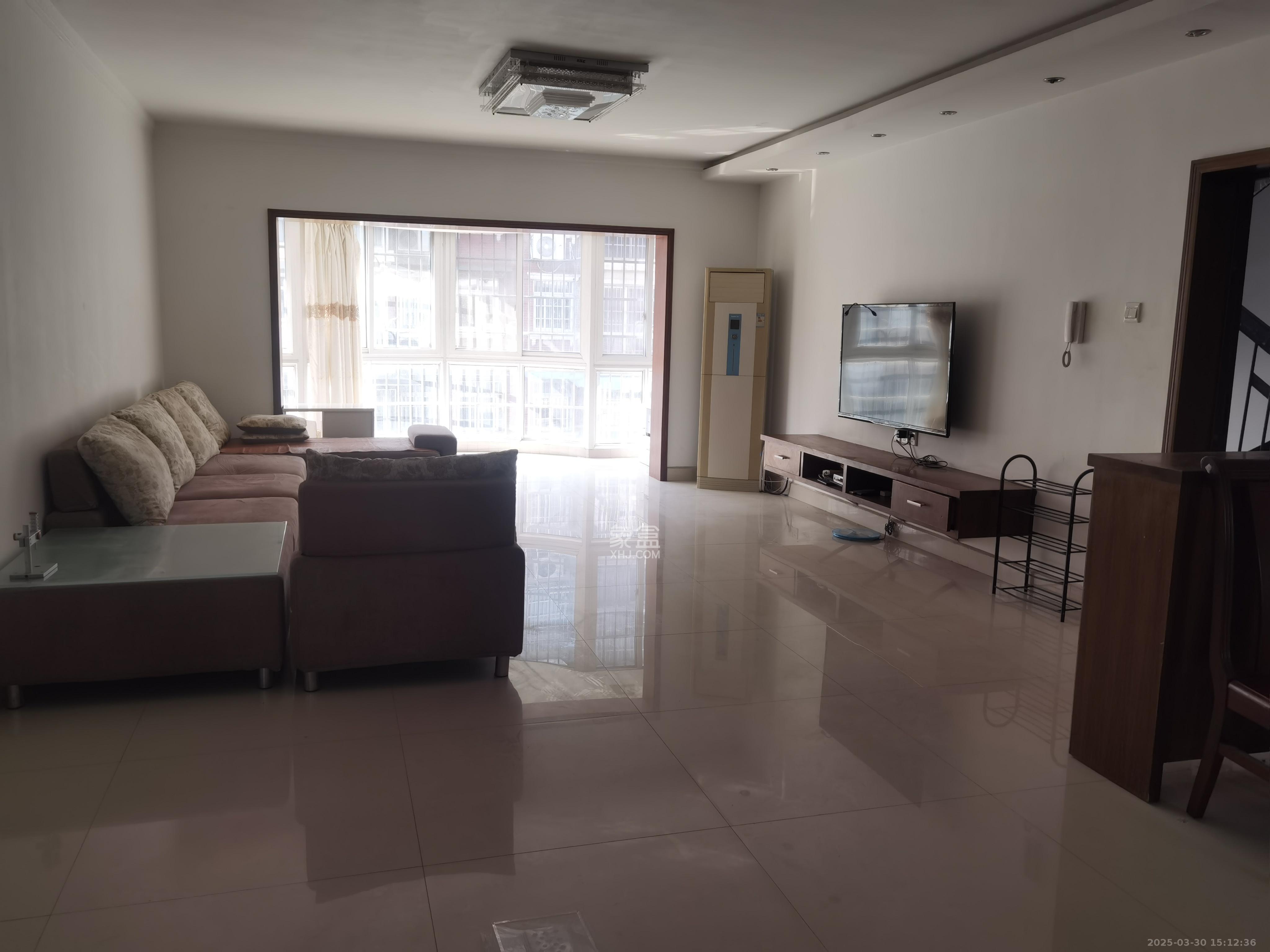 紫薇苑 1室2厅1卫 2600.0元/月 紫薇苑 1室2厅1卫 2600.0元/月室内图