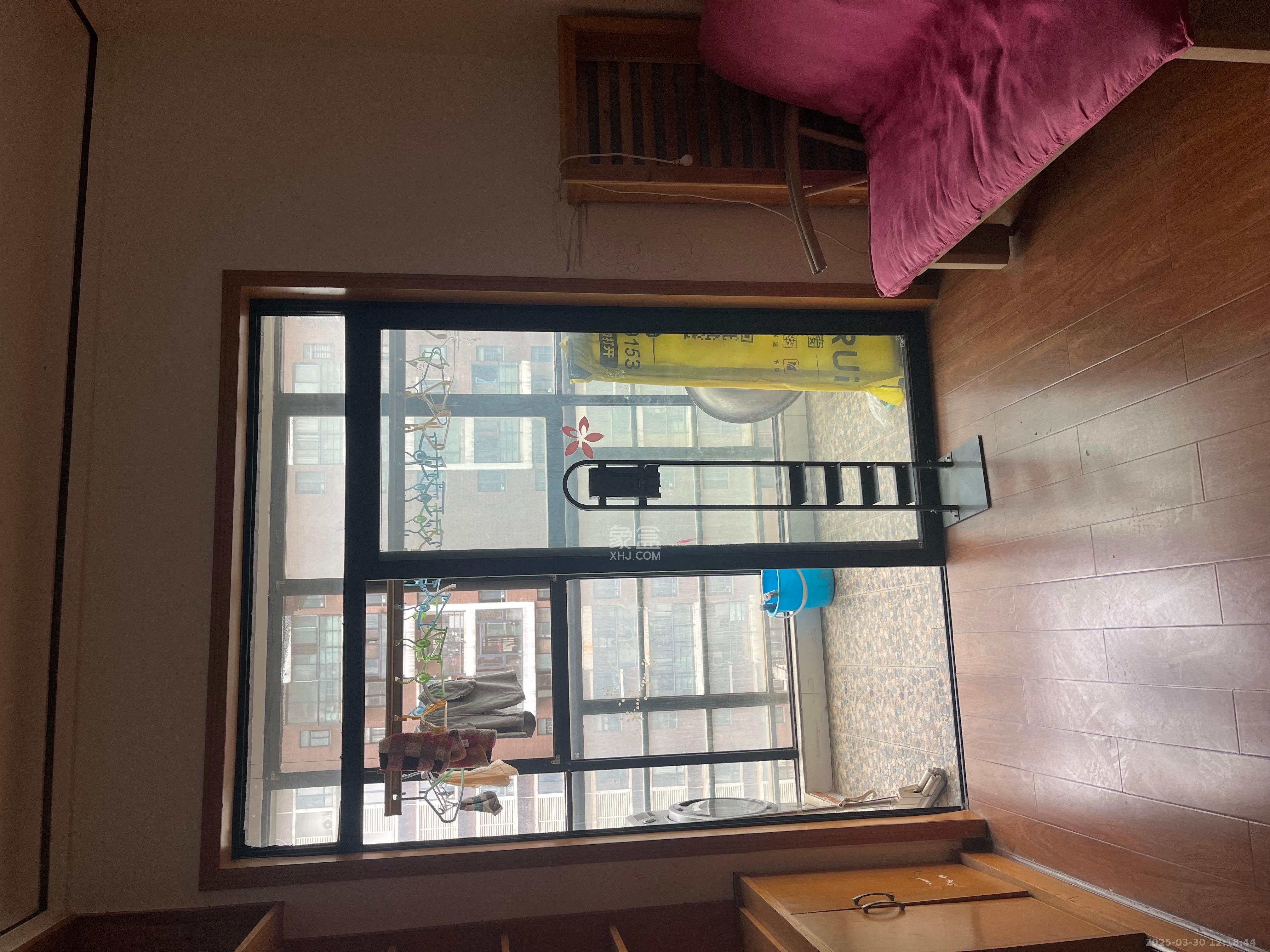 鑫远湘府华城 3室2厅1卫 2400.0元/月 鑫远湘府华城 3室2厅1卫 2400.0元/月室内图