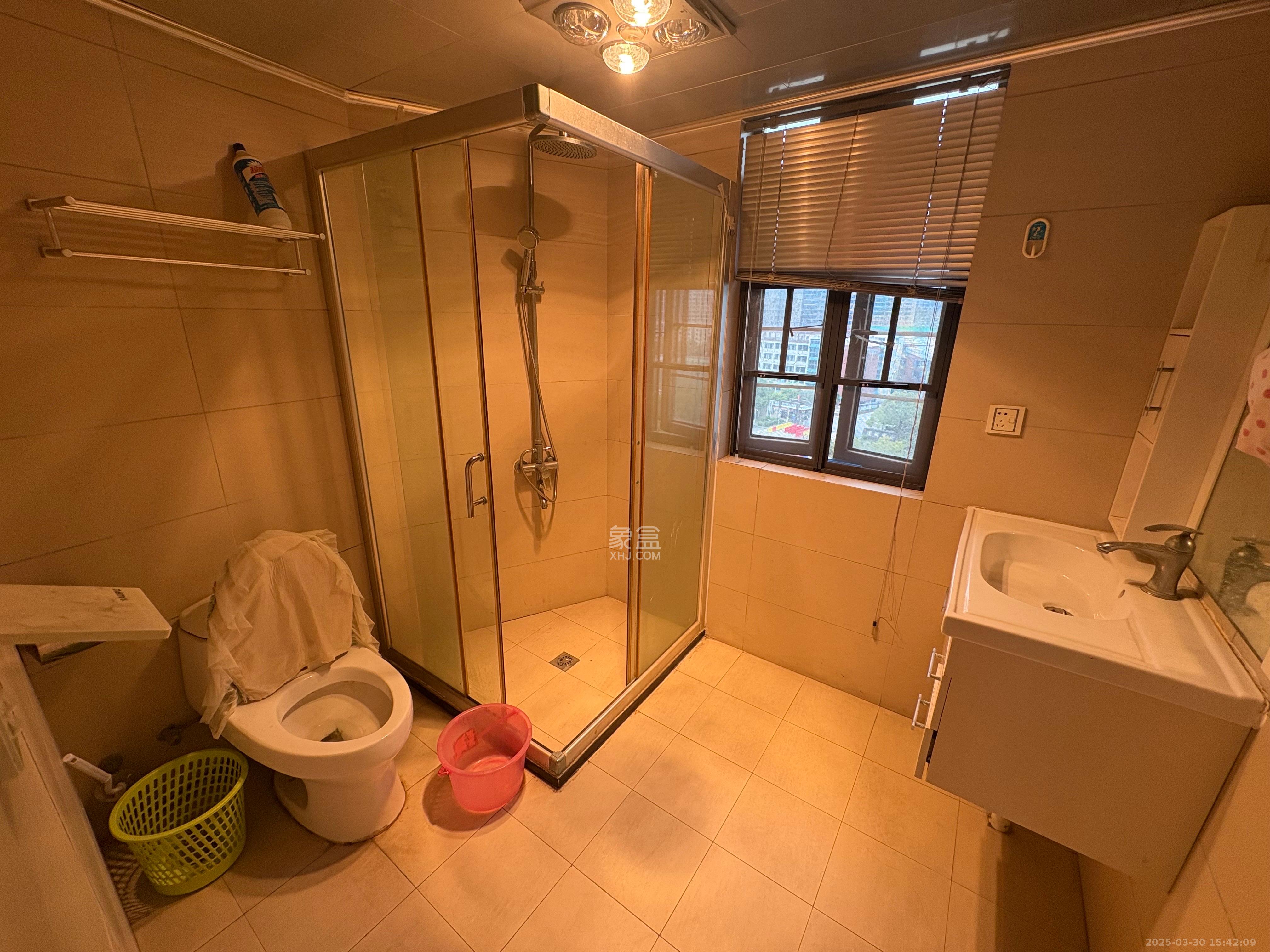 长沙玫瑰园 3室2厅2卫 2000.0元/月 长沙玫瑰园 3室2厅2卫 2000.0元/月室内图