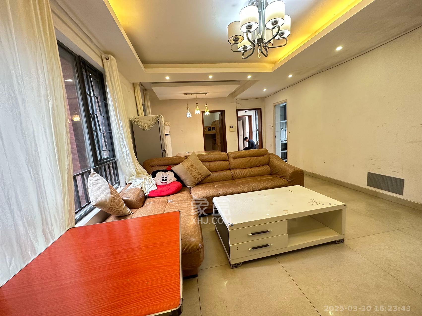 华润凤凰城二期 3室2厅1卫 1800.0元/月 华润凤凰城二期 3室2厅1卫 1800.0元/月室内图