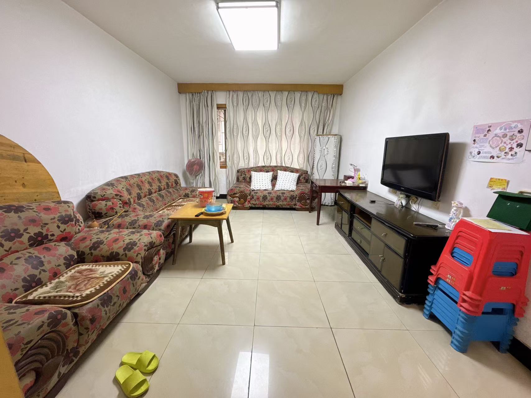 贺家土纺织路散盘  3室2厅2卫    43.0万 贺家土纺织路散盘  3室2厅2卫    43.0万