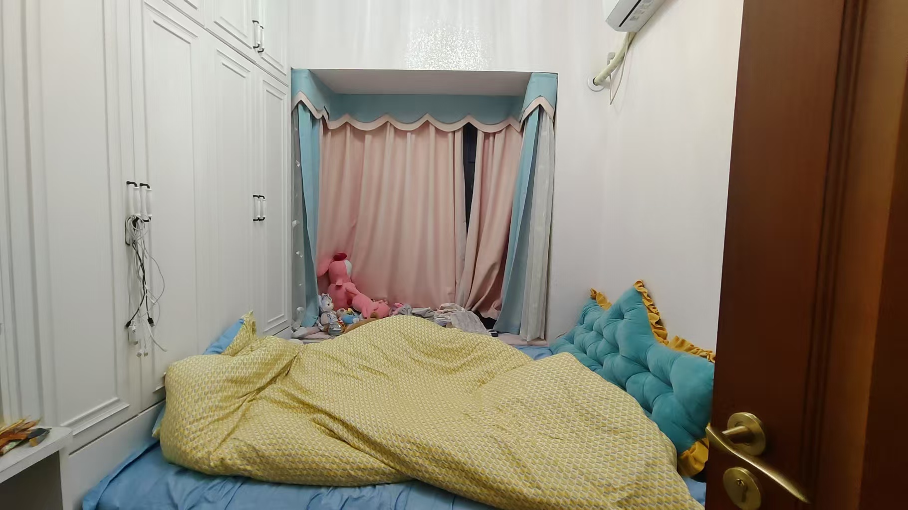 恒大林溪郡 4室2厅2卫 94.5万 恒大林溪郡 4室2厅2卫 94.5万室内图