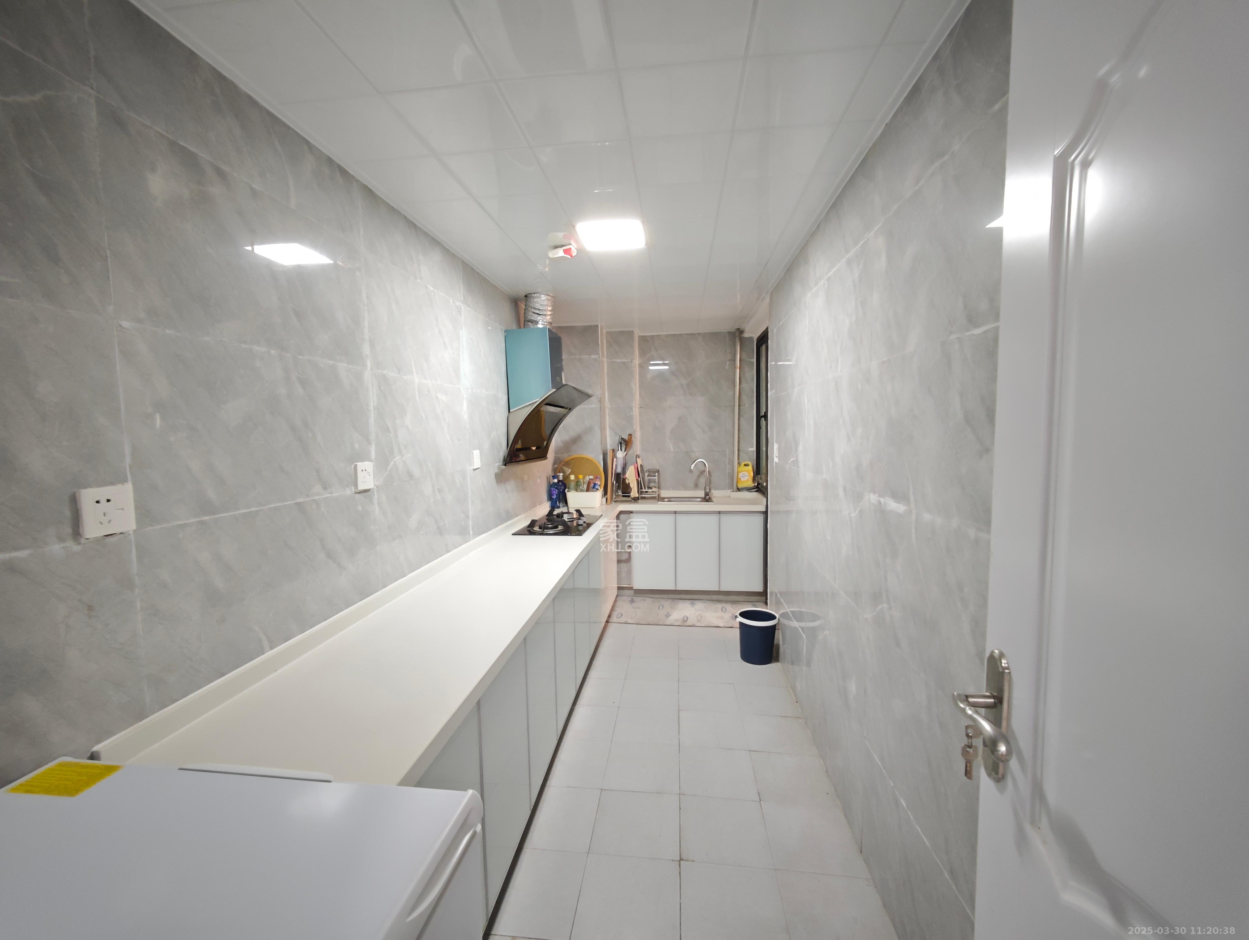 三一街区 2室2厅1卫 1500.0元/月 三一街区 2室2厅1卫 1500.0元/月室内图