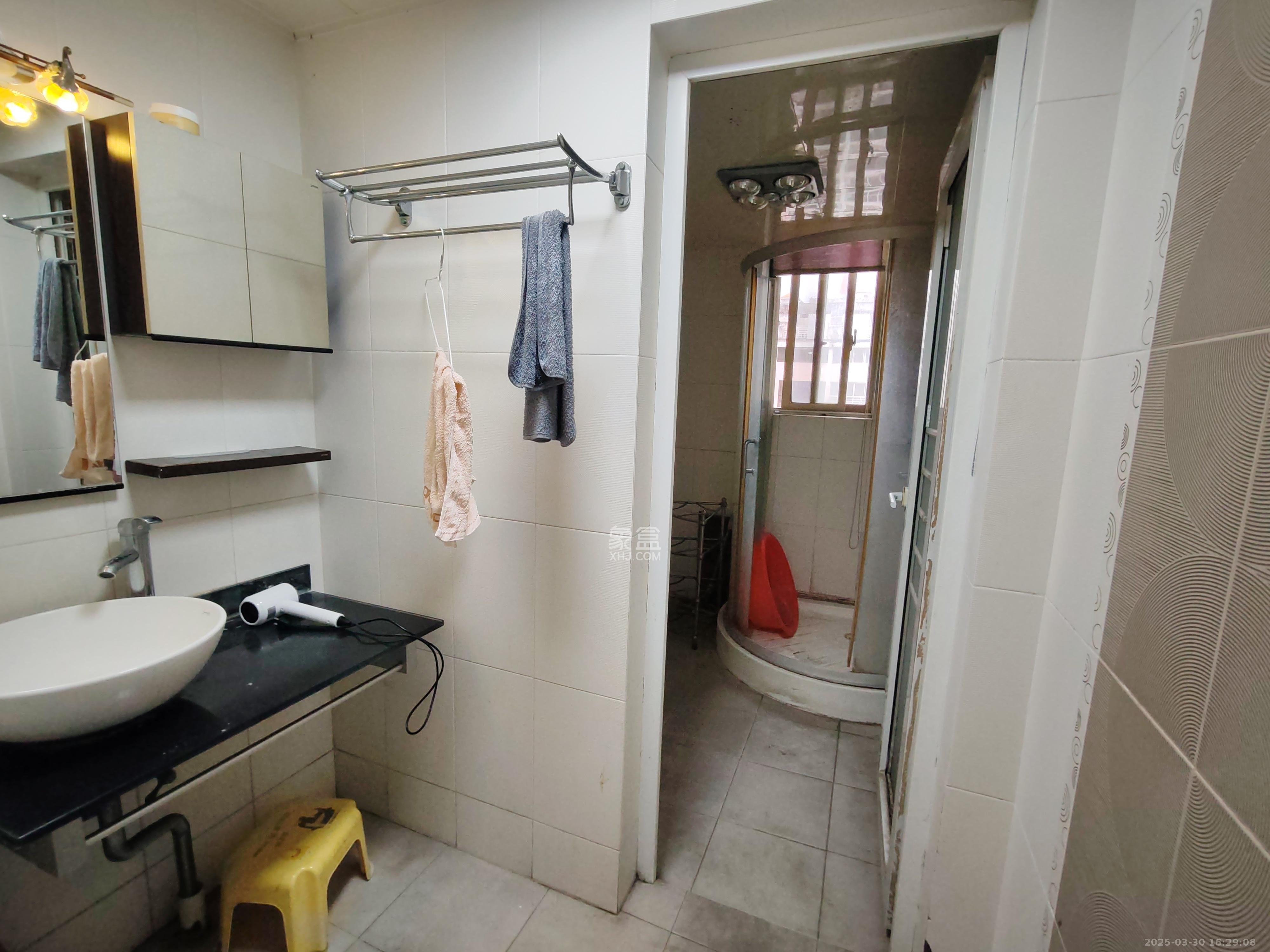 美林景园 4室2厅2卫 3500.0元/月 美林景园 4室2厅2卫 3500.0元/月室内图