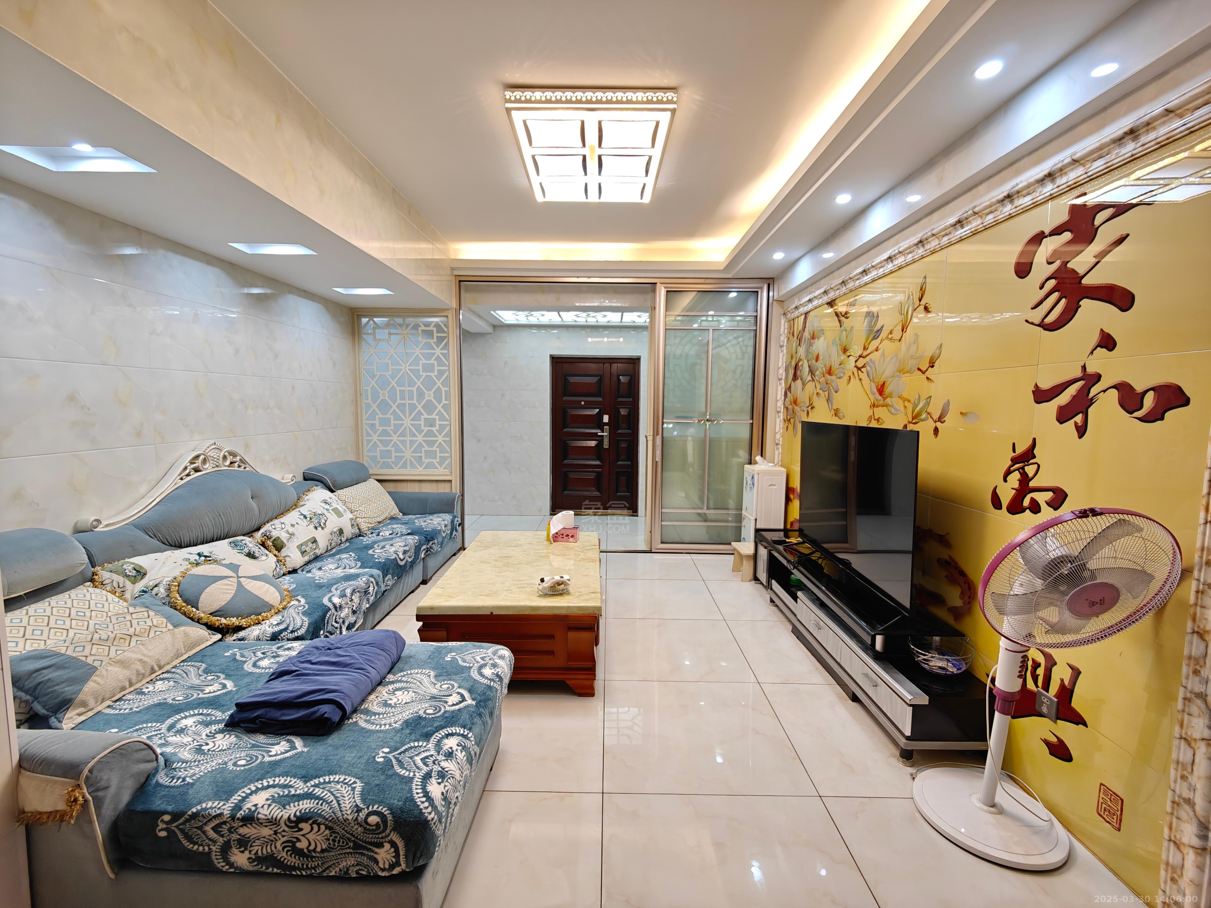 湖景名城  3室2厅2卫   2300.00元/月室内图