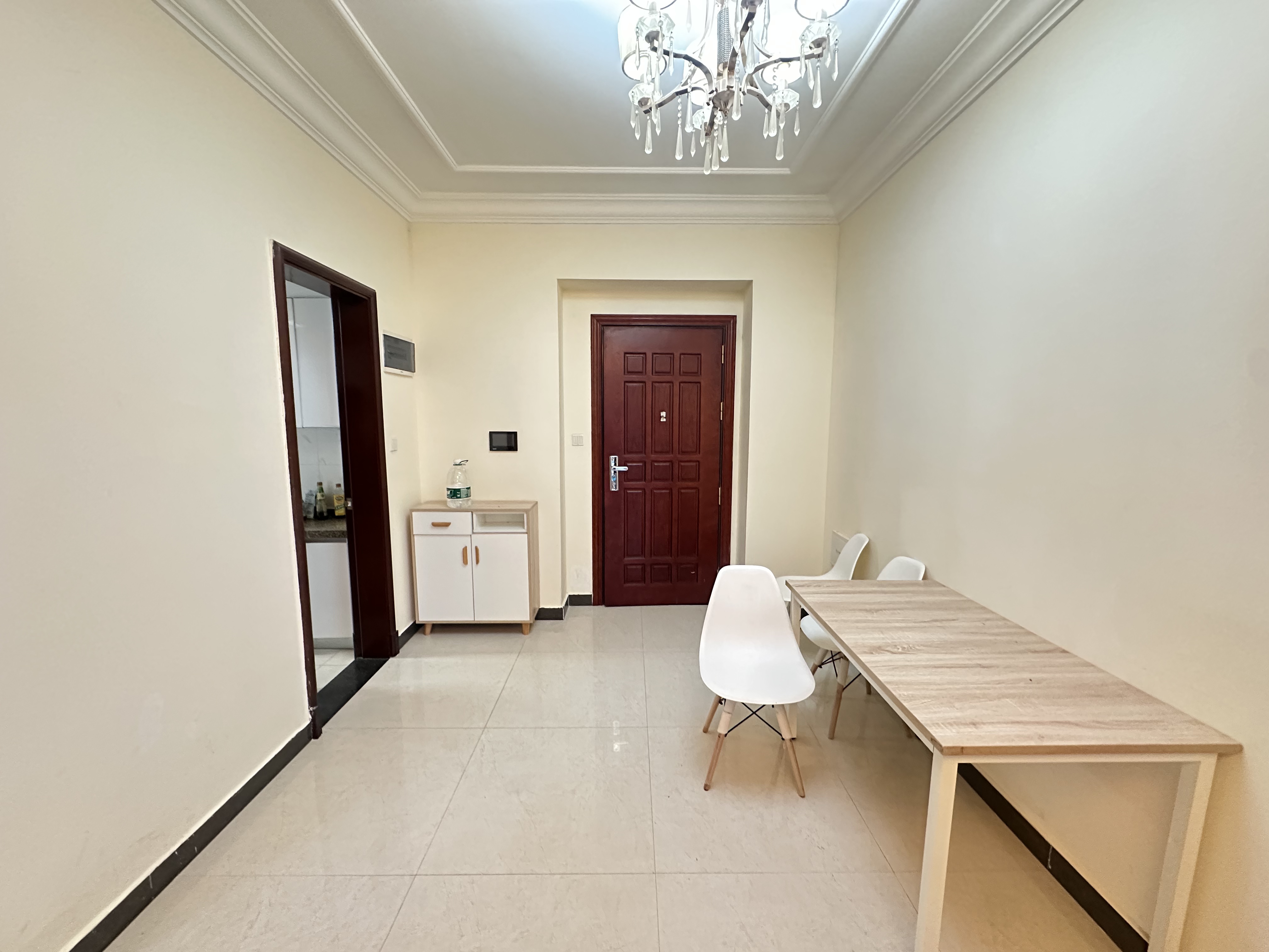 恒大美丽沙天寰湾 1室1厅1卫 2500.0元/月 恒大美丽沙天寰湾 1室1厅1卫 2500.0元/月室内图