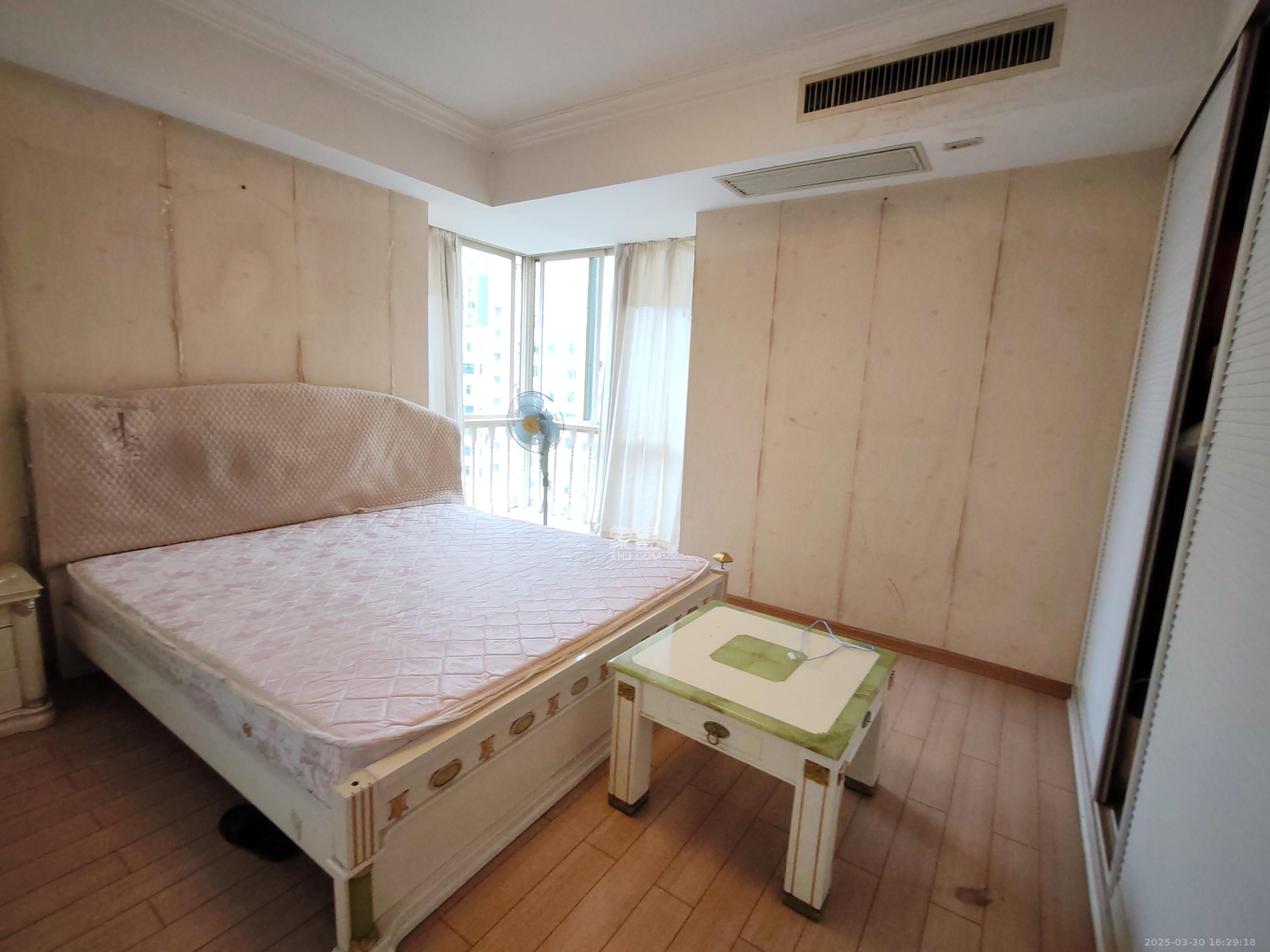 美林景园 4室2厅2卫 3500.0元/月 美林景园 4室2厅2卫 3500.0元/月室内图