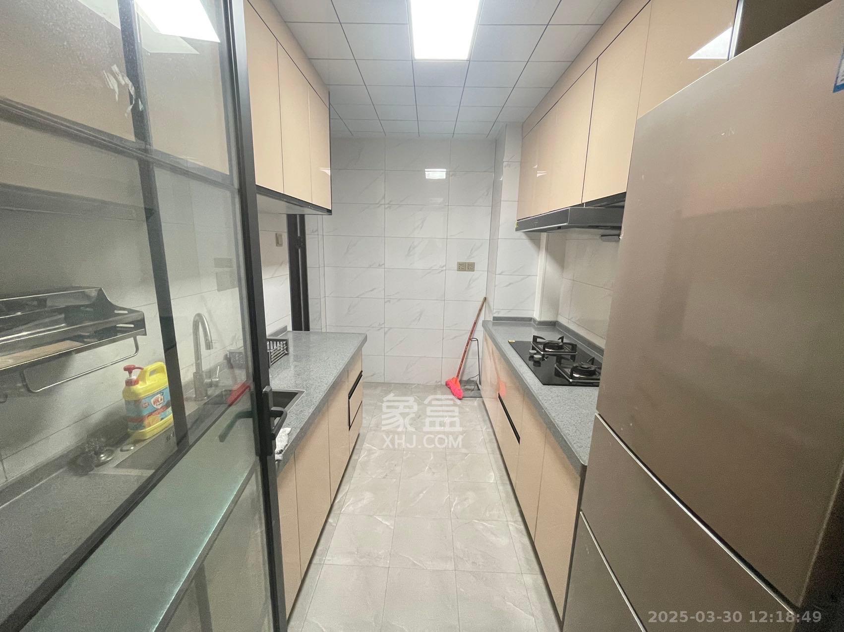 梅溪鑫苑名家 3室2厅1卫 2600.0元/月 梅溪鑫苑名家 3室2厅1卫 2600.0元/月室内图