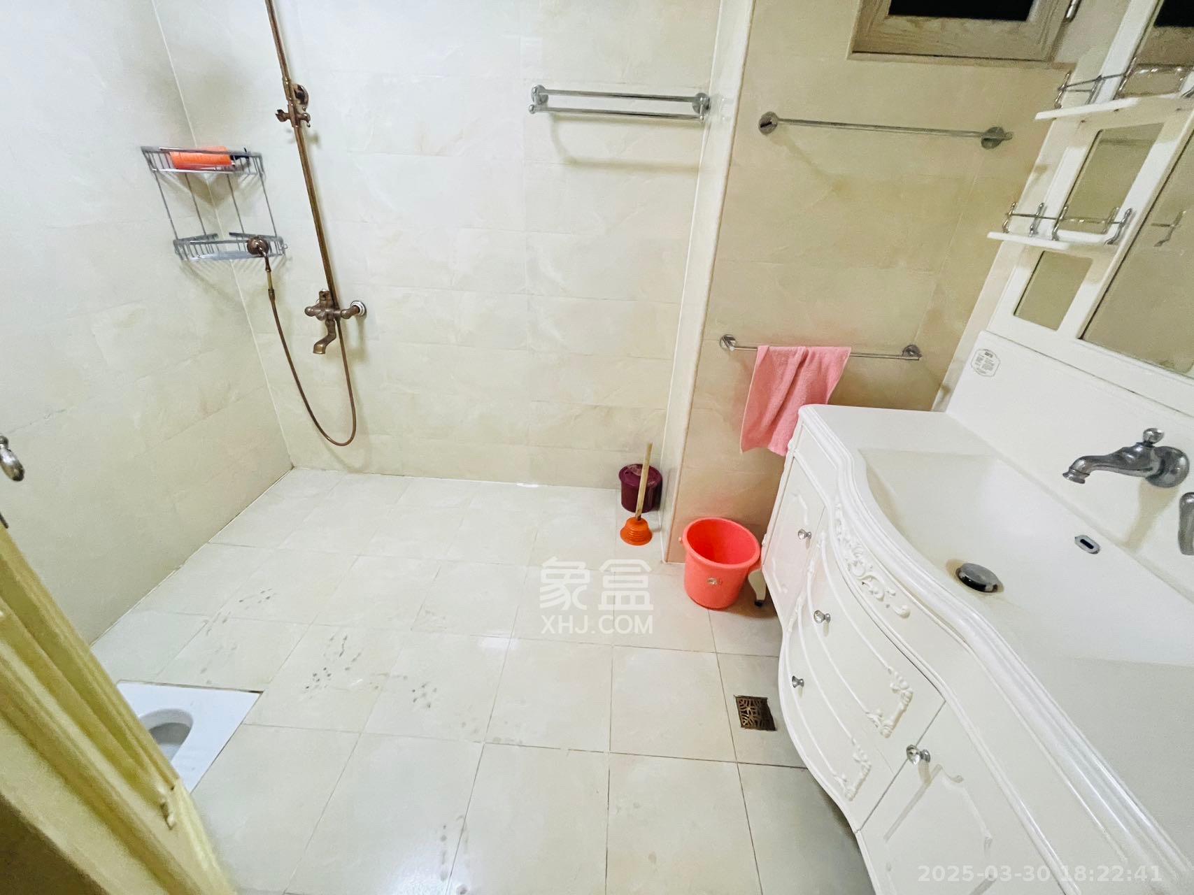 万科金域华府三四期 4室2厅2卫 6500.0元/月 万科金域华府三四期 4室2厅2卫 6500.0元/月室内图