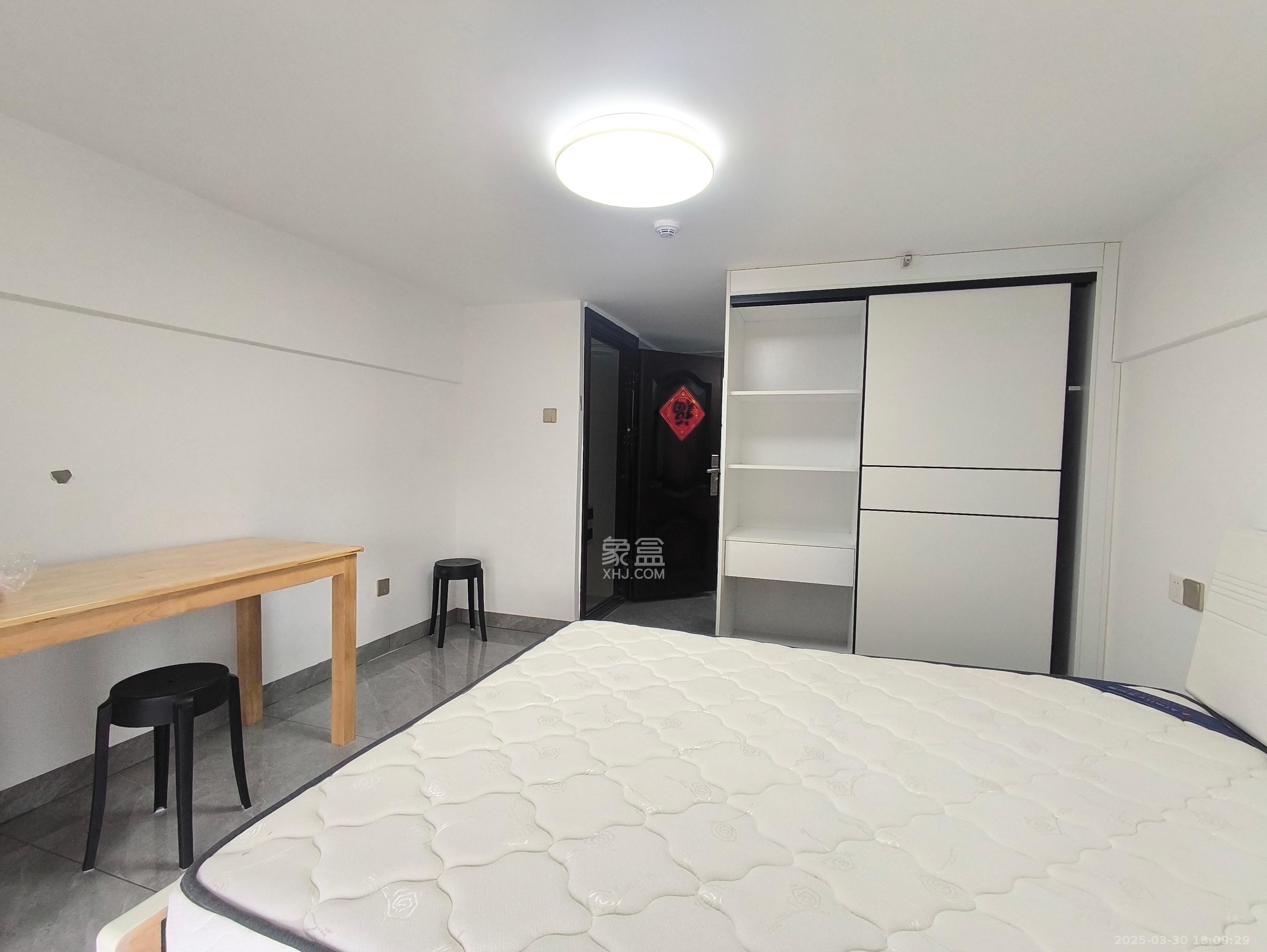 金地中交麓谷香颂(金地中交雅苑)  1室1厅1卫    1400.0元/月 金地中交麓谷香颂(金地中交雅苑)  1室1厅1卫    1400.0元/月室内图1