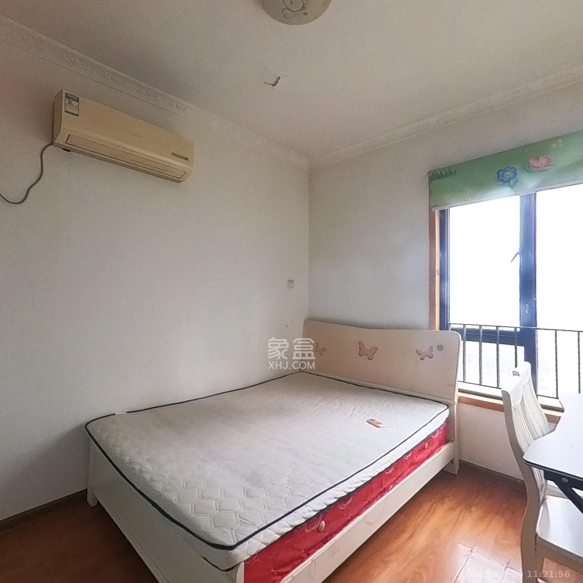 华润凤凰城二期  2室2厅1卫    1700.0元/月 华润凤凰城二期  2室2厅1卫    1700.0元/月室内图