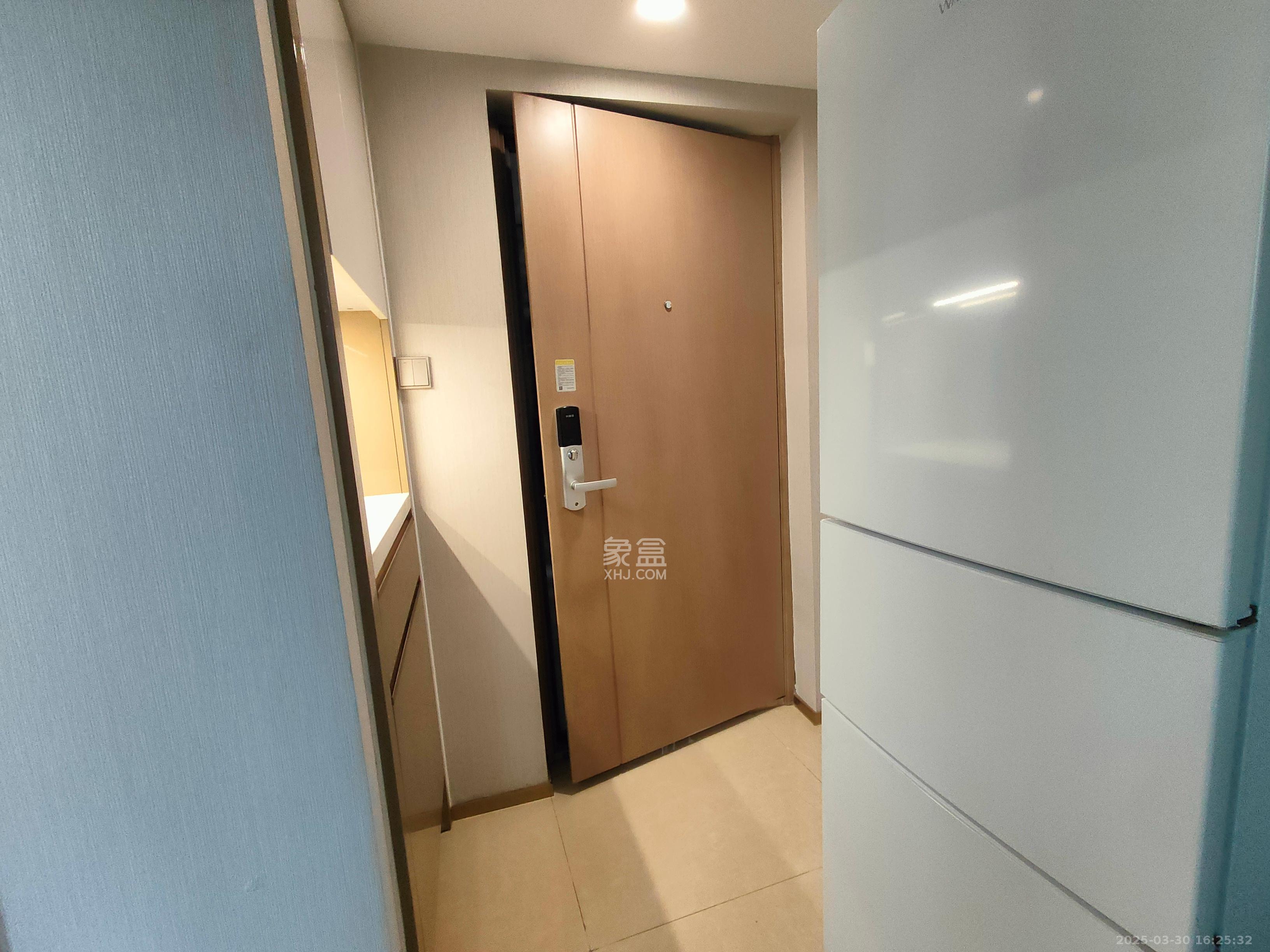 华远海蓝郡  3室1厅1卫   1800.00元/月室内图