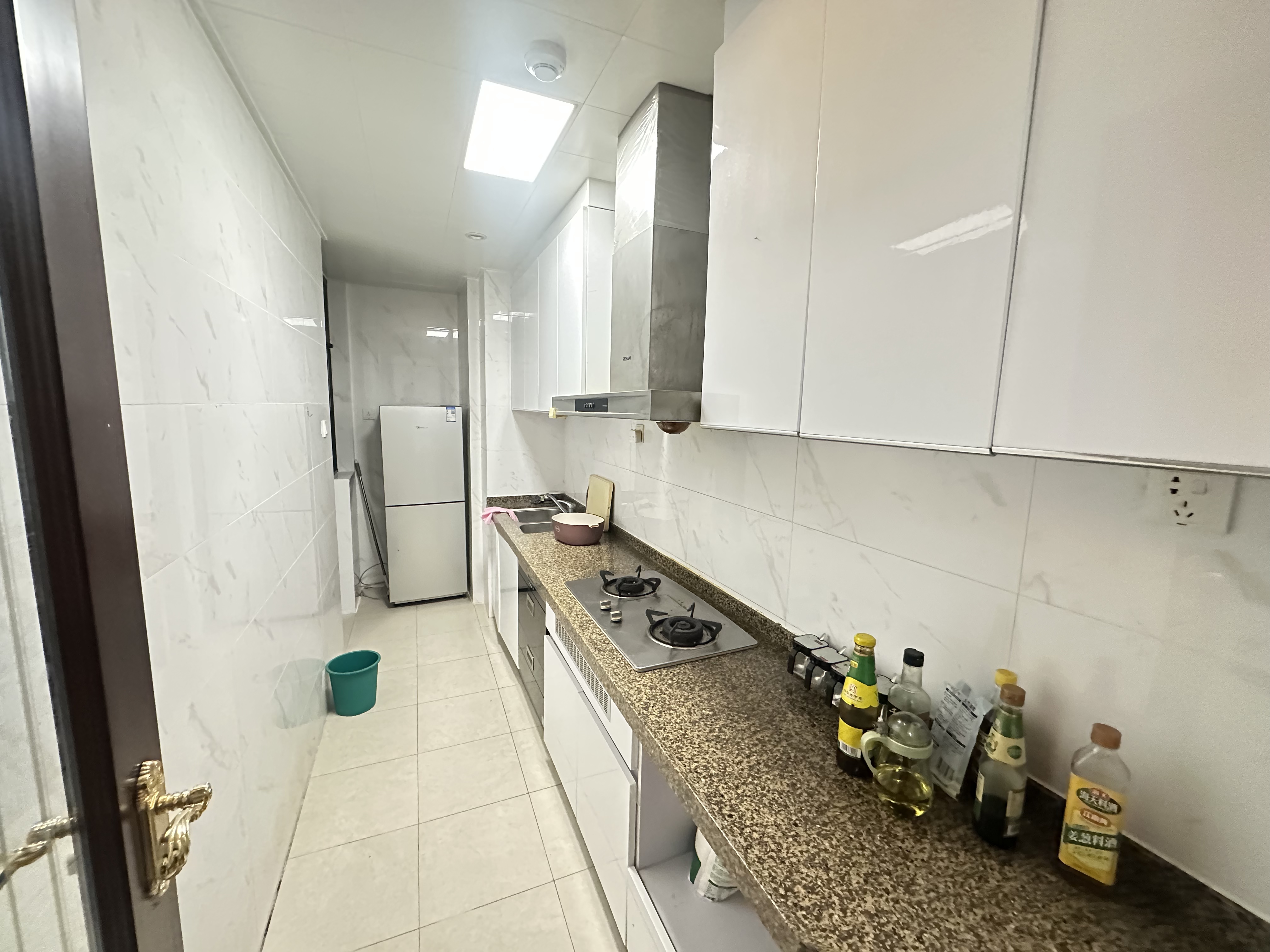 恒大美丽沙天寰湾 1室1厅1卫 2500.0元/月 恒大美丽沙天寰湾 1室1厅1卫 2500.0元/月室内图