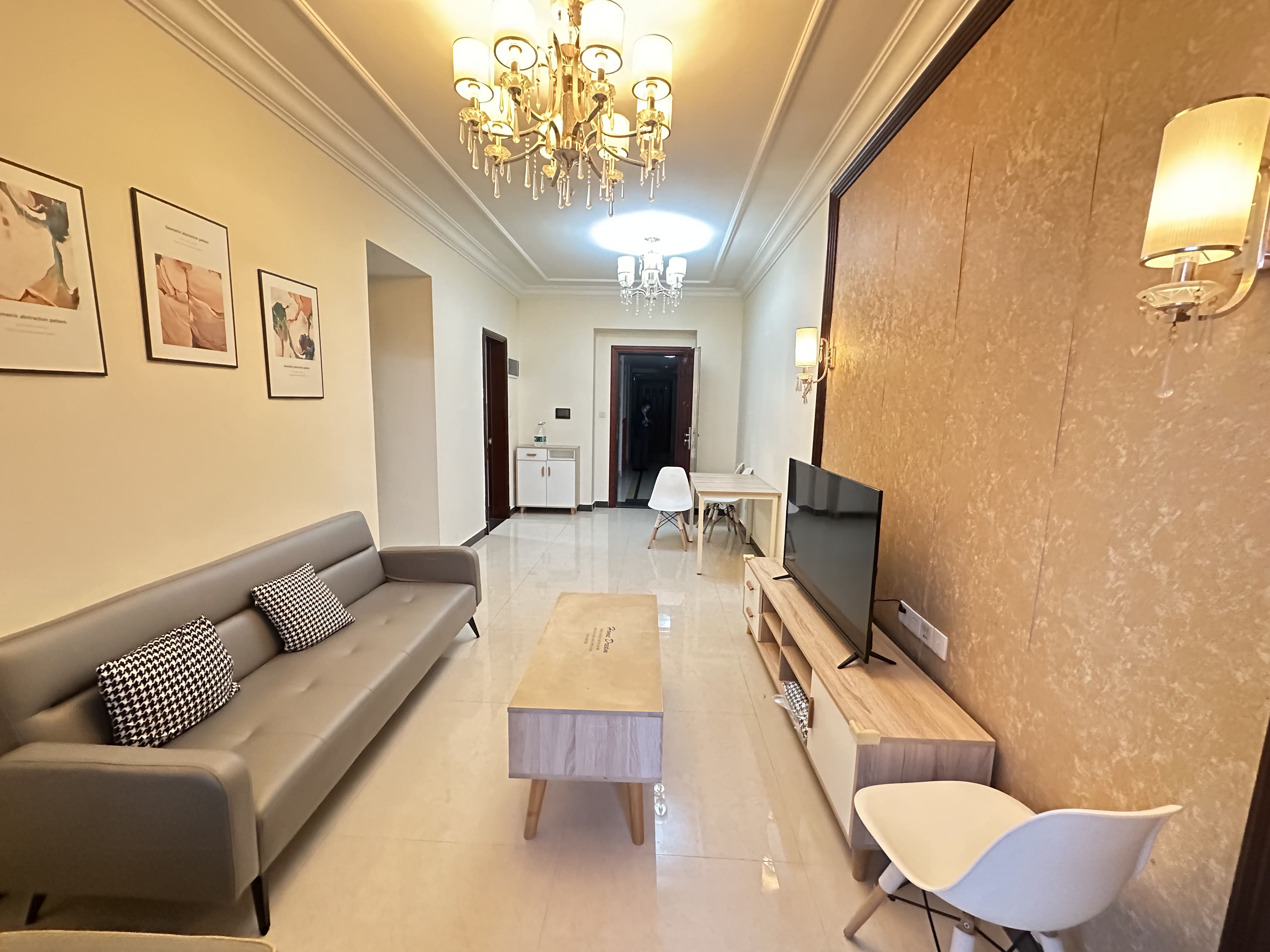 恒大美丽沙天寰湾 1室1厅1卫 2500.0元/月 恒大美丽沙天寰湾 1室1厅1卫 2500.0元/月室内图