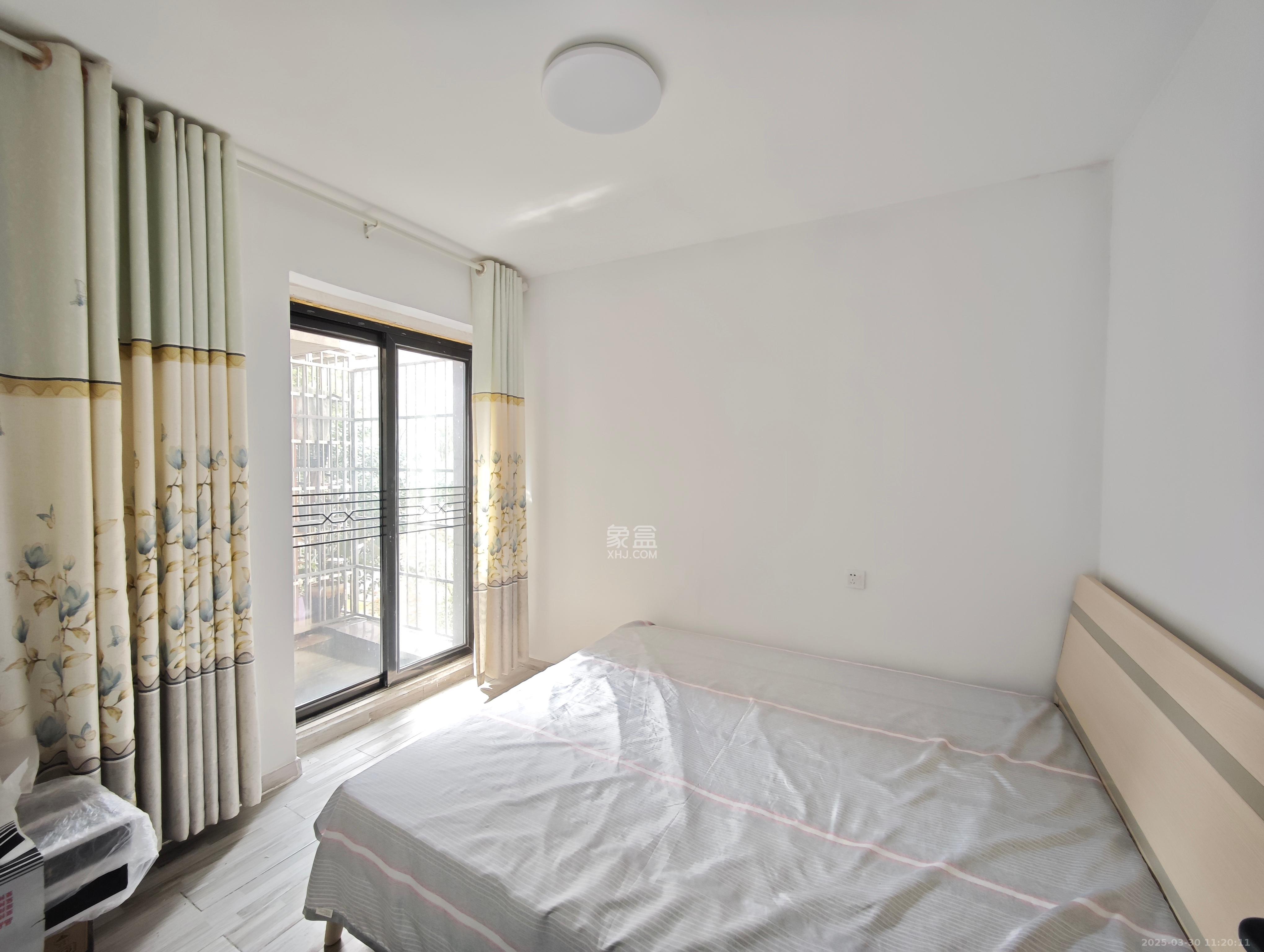 三一街区 2室2厅1卫 1500.0元/月 三一街区 2室2厅1卫 1500.0元/月室内图