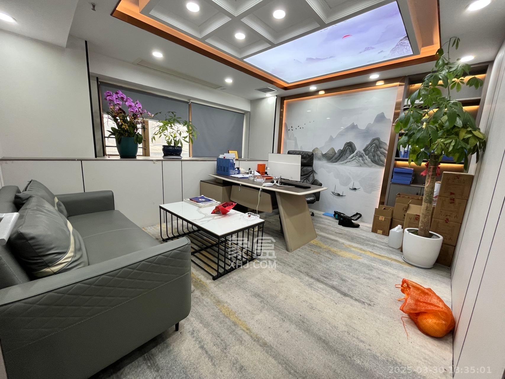 嘉盛国际广场  5室1厅1卫    18000.0元/月 嘉盛国际广场  5室1厅1卫    18000.0元/月室内图