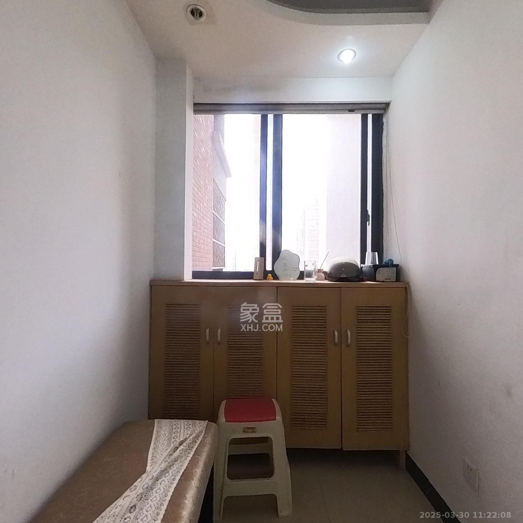 华润凤凰城二期  2室2厅1卫    1700.0元/月 华润凤凰城二期  2室2厅1卫    1700.0元/月室内图