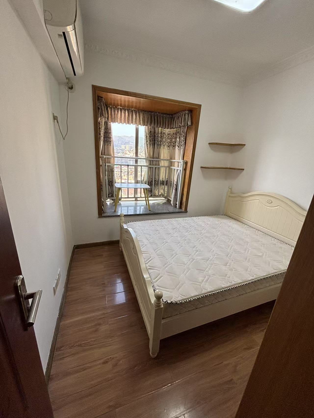 维港十字街 3室2厅2卫 2300.0元/月 维港十字街 3室2厅2卫 2300.0元/月室内图