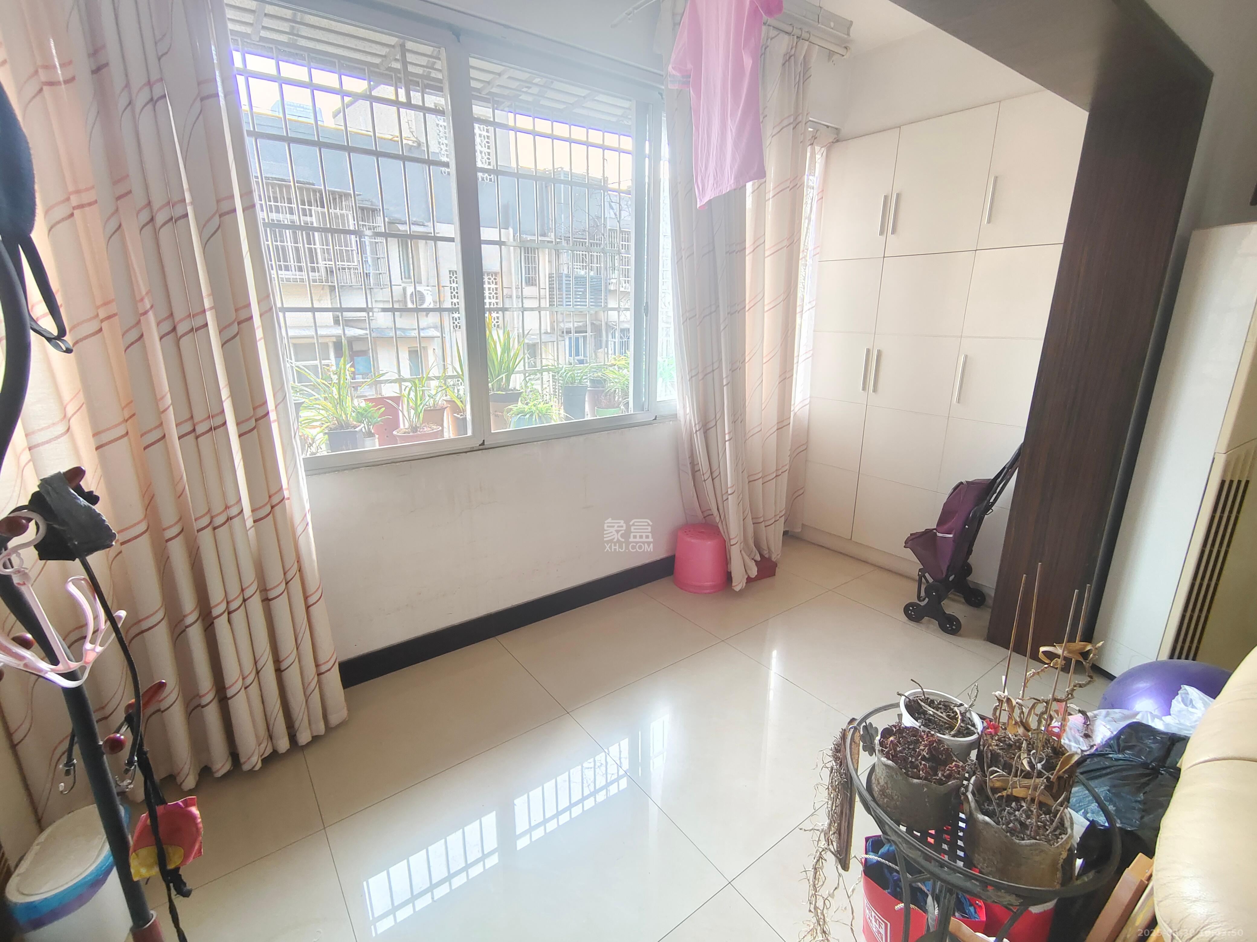 裕园 1室0厅0卫 3200.0元/月 裕园 1室0厅0卫 3200.0元/月室内图