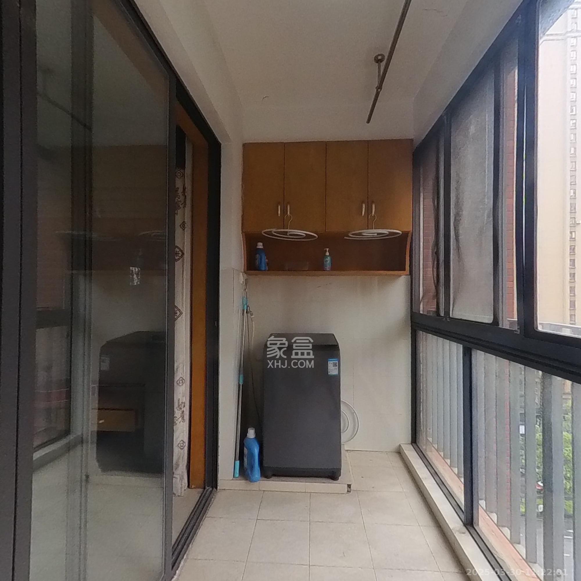 华润凤凰城二期  2室2厅1卫    1700.0元/月 华润凤凰城二期  2室2厅1卫    1700.0元/月室内图