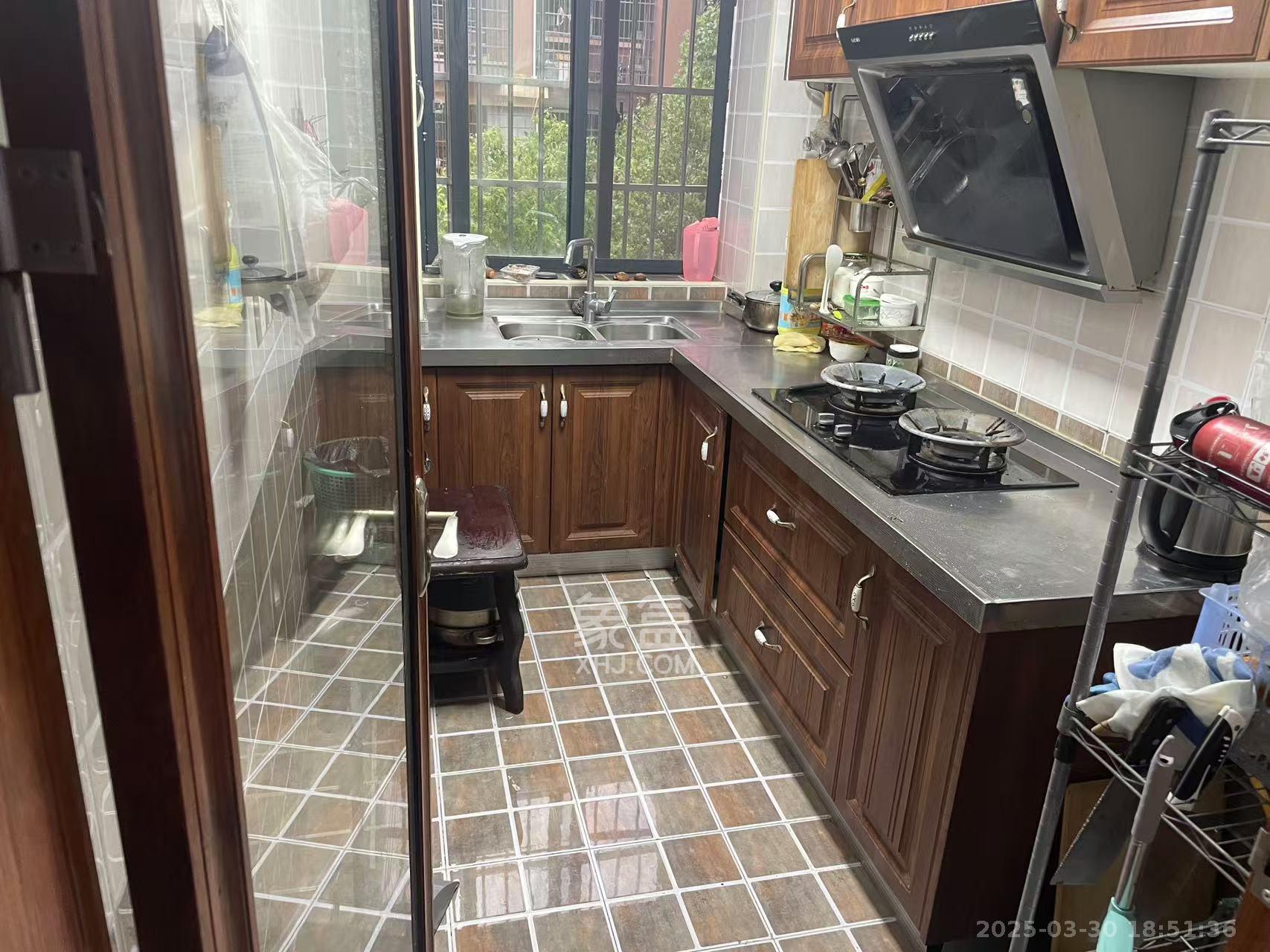 涉外花园 1室0厅1卫 1000.0元/月 涉外花园 1室0厅1卫 1000.0元/月室内图