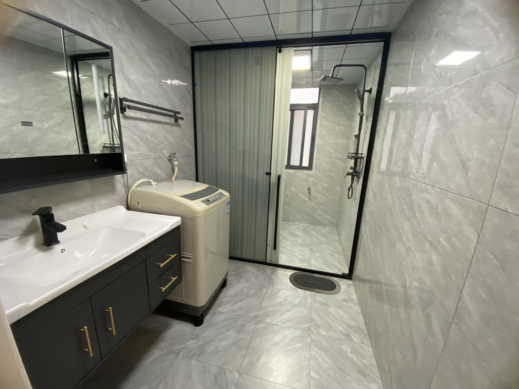 会龙山溪谷(住宅) 4室2厅2卫 2300.0元/月 会龙山溪谷(住宅) 4室2厅2卫 2300.0元/月室内图