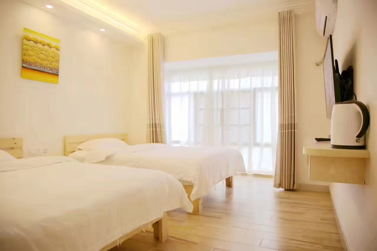 华天城小区 3室2厅2卫 2300.0元/月 华天城小区 3室2厅2卫 2300.0元/月室内图