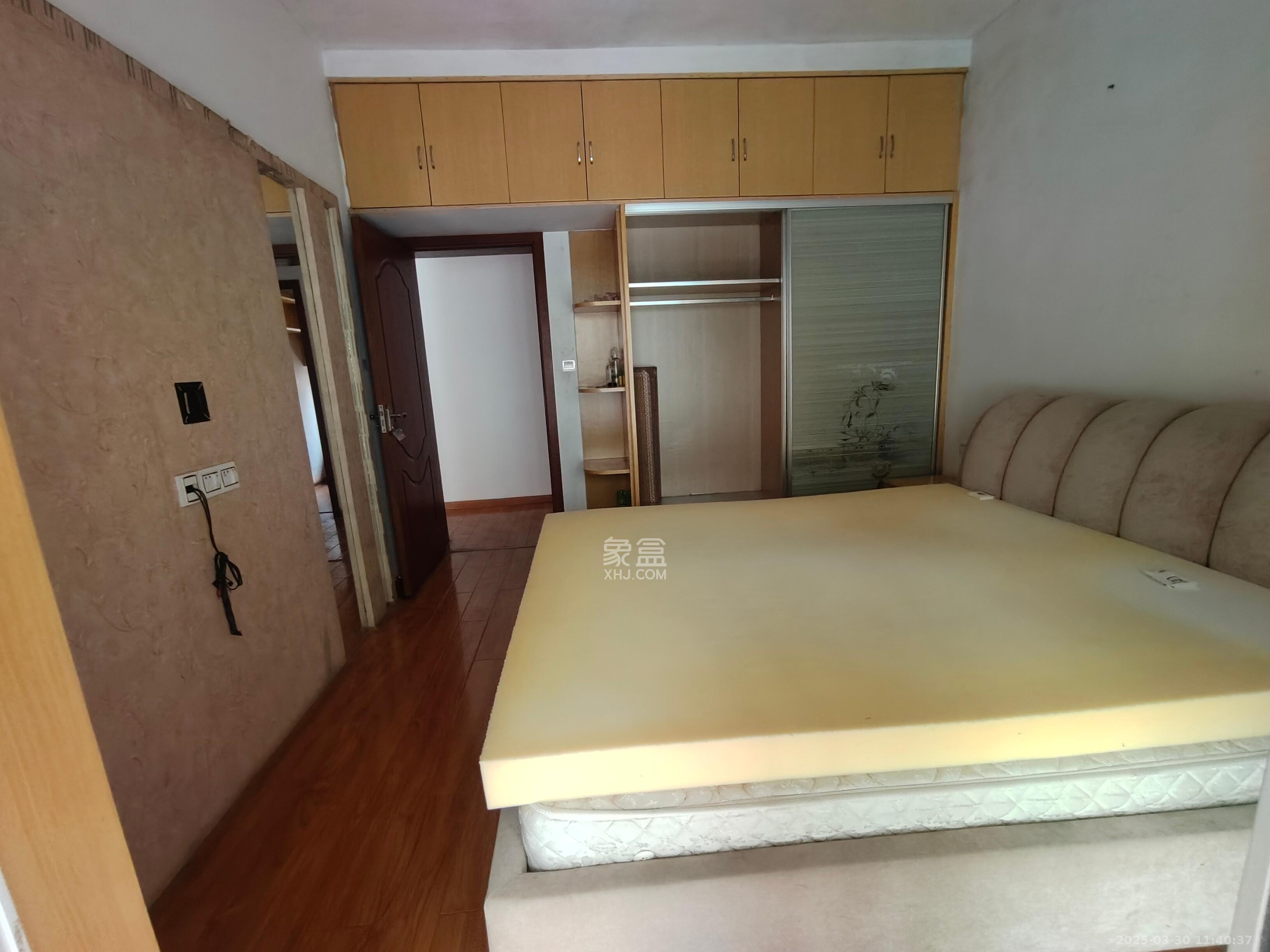 山水湾  3室2厅1卫   1600.00元/月室内图