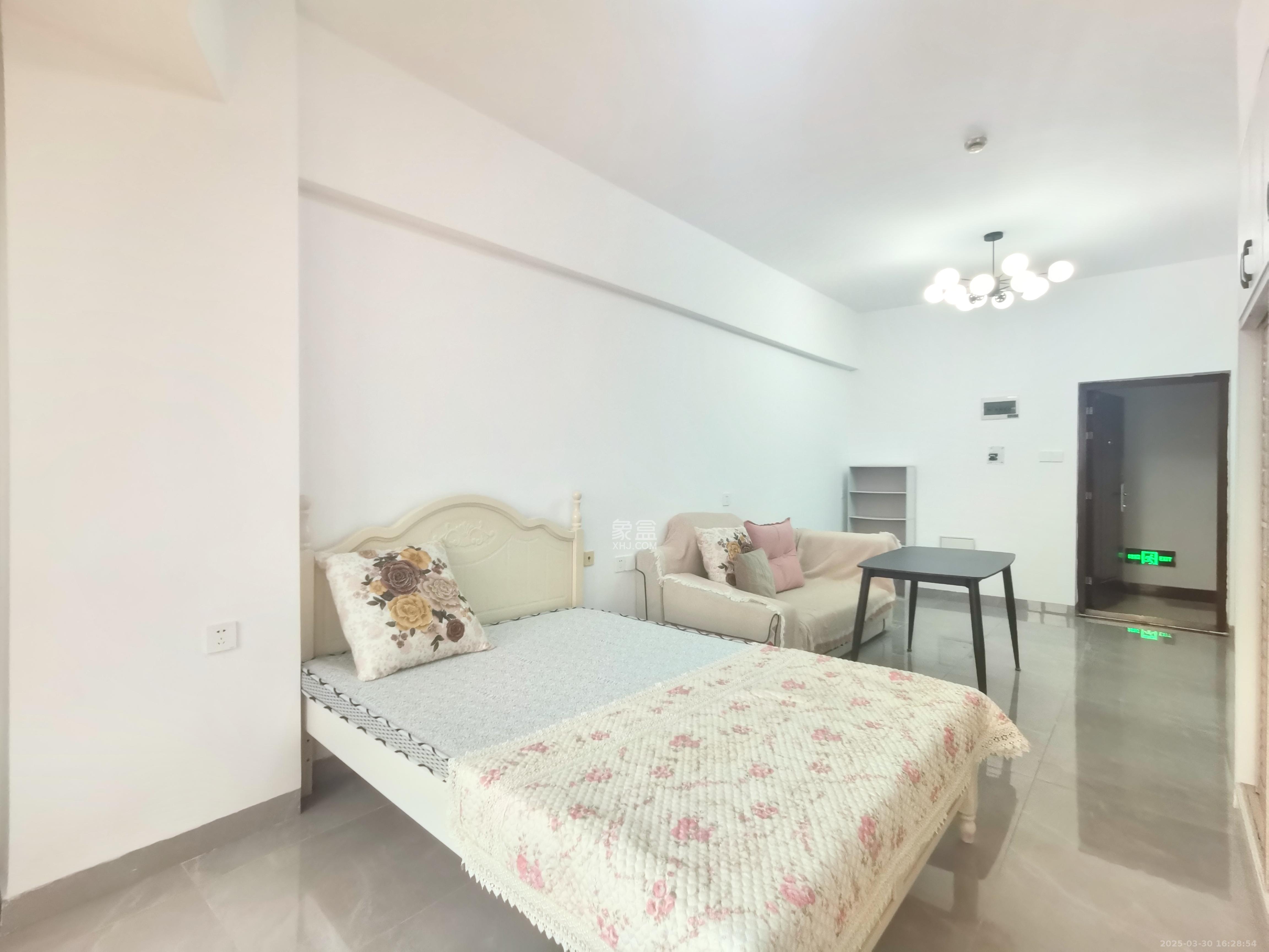 东岸城邦  1室1厅1卫   1850.00元/月室内图
