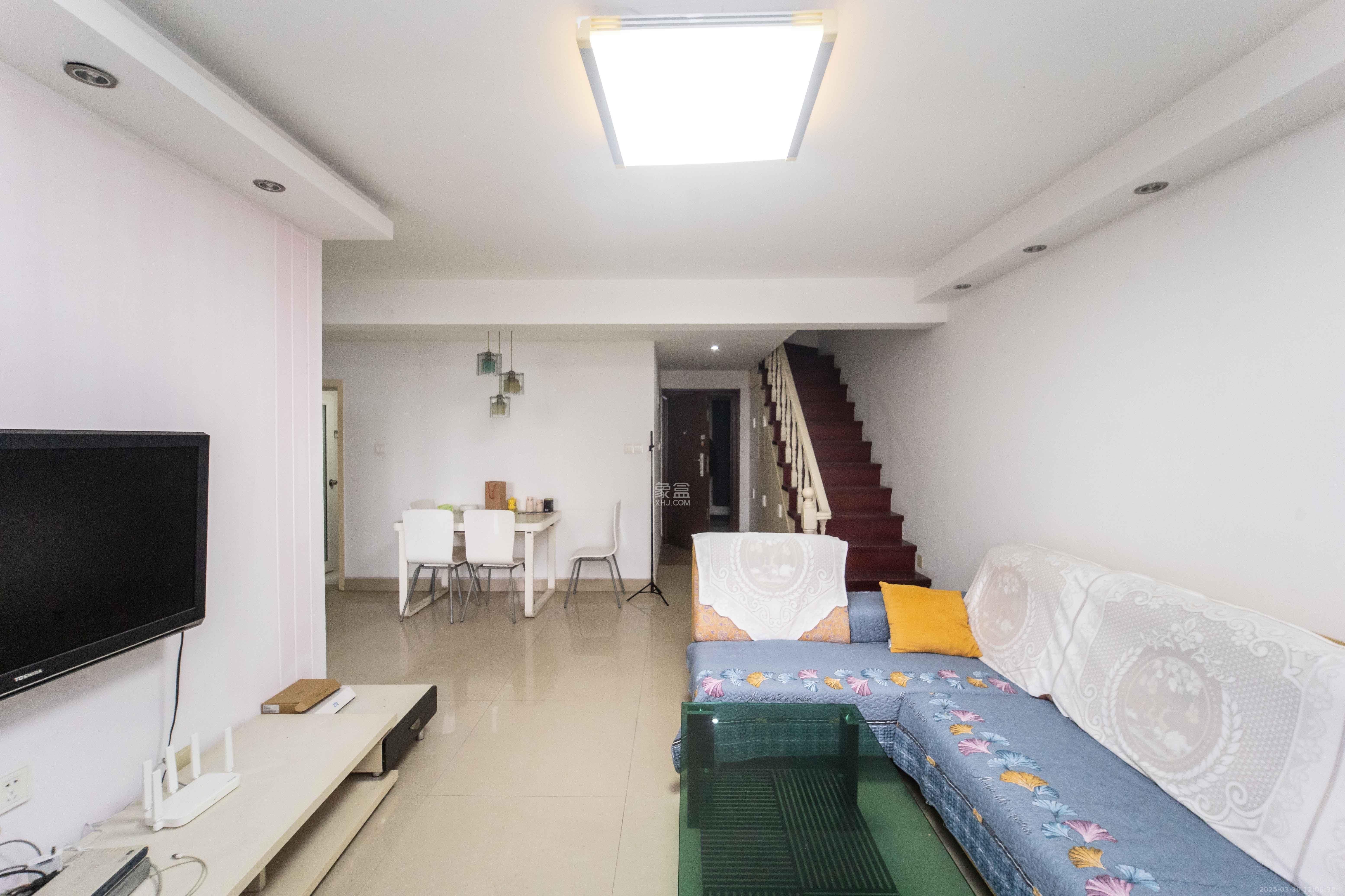 丽景新贵 2室2厅1卫 2300.0元/月 丽景新贵 2室2厅1卫 2300.0元/月室内图