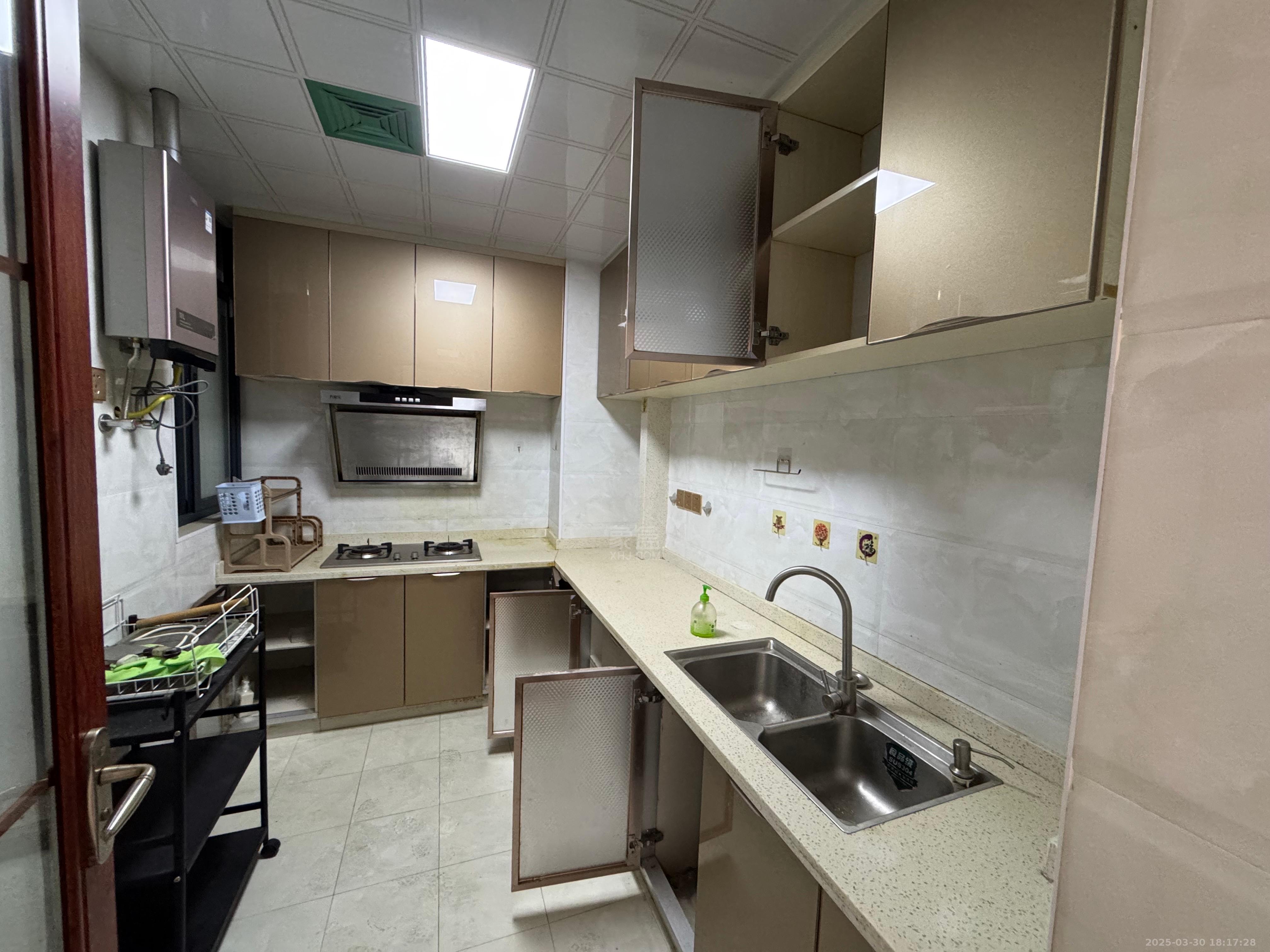 山水洲城华晨第一城 2室2厅1卫 1700.0元/月 山水洲城华晨第一城 2室2厅1卫 1700.0元/月室内图