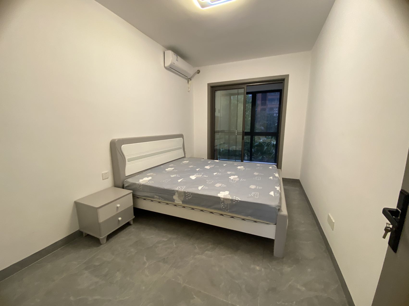 会龙山溪谷(住宅) 4室2厅2卫 2300.0元/月 会龙山溪谷(住宅) 4室2厅2卫 2300.0元/月室内图