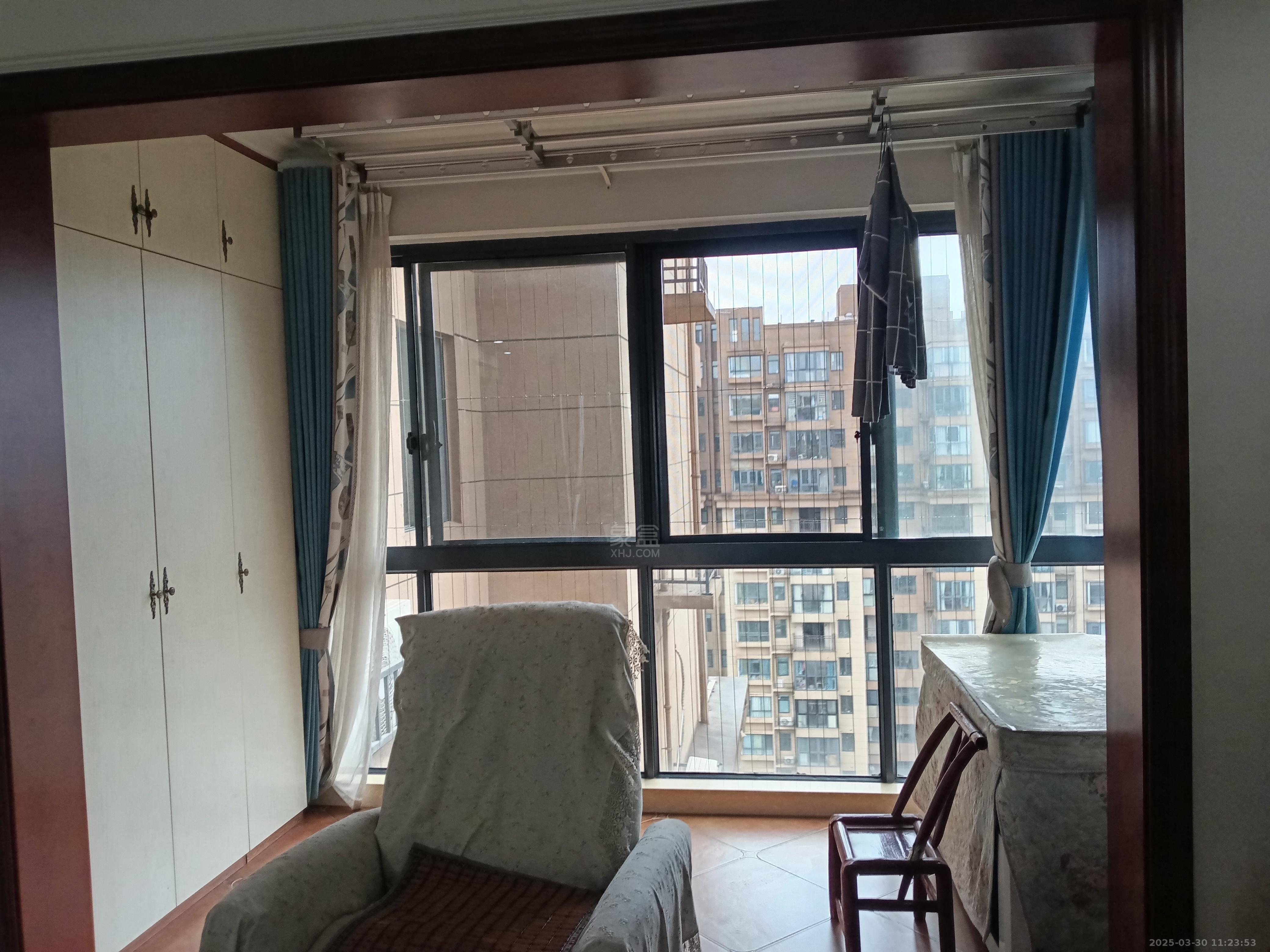 时代新城(翰林府) 3室2厅1卫 1900.0元/月 时代新城(翰林府) 3室2厅1卫 1900.0元/月室内图