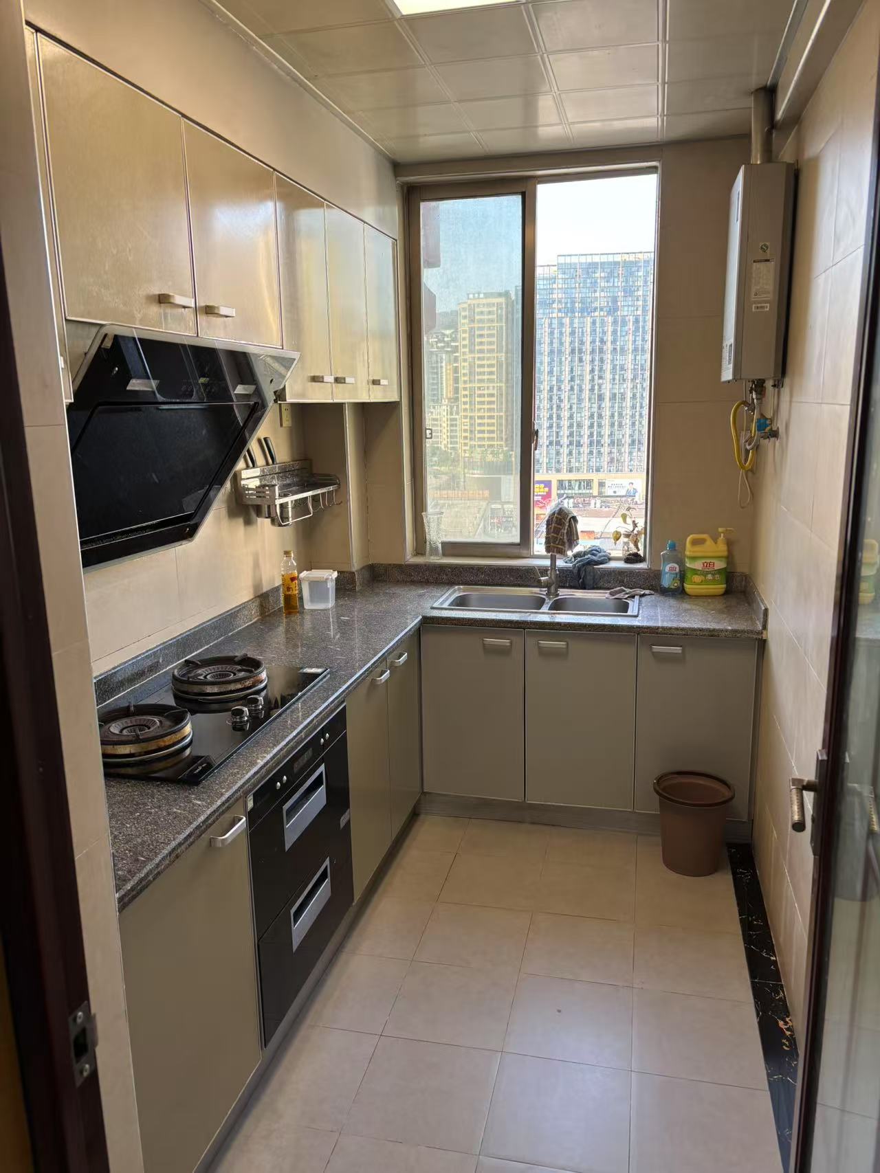 维港十字街 3室2厅2卫 2300.0元/月 维港十字街 3室2厅2卫 2300.0元/月室内图