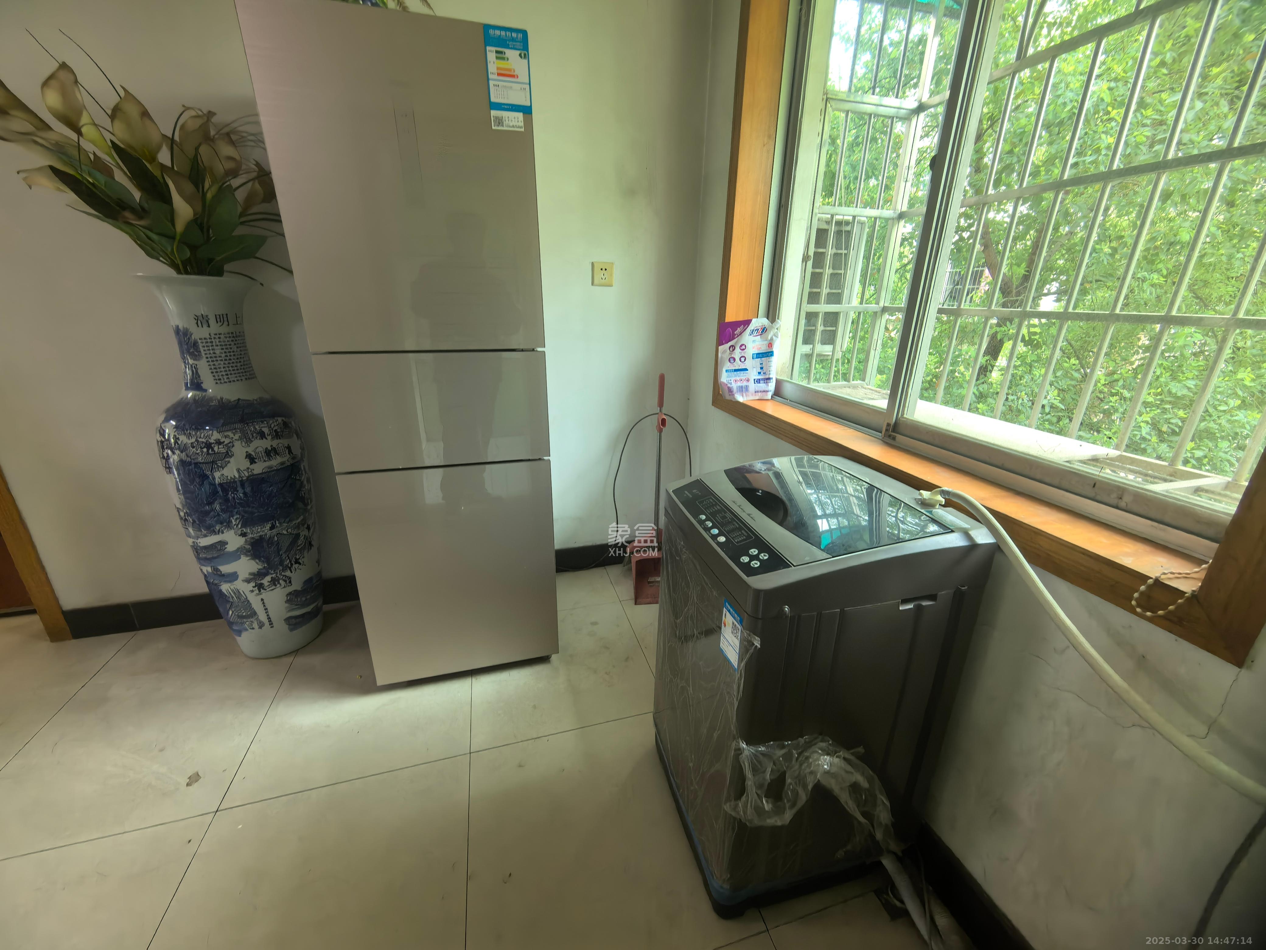 马王堆陶瓷建材新城  3室2厅1卫   2100.00元/月室内图