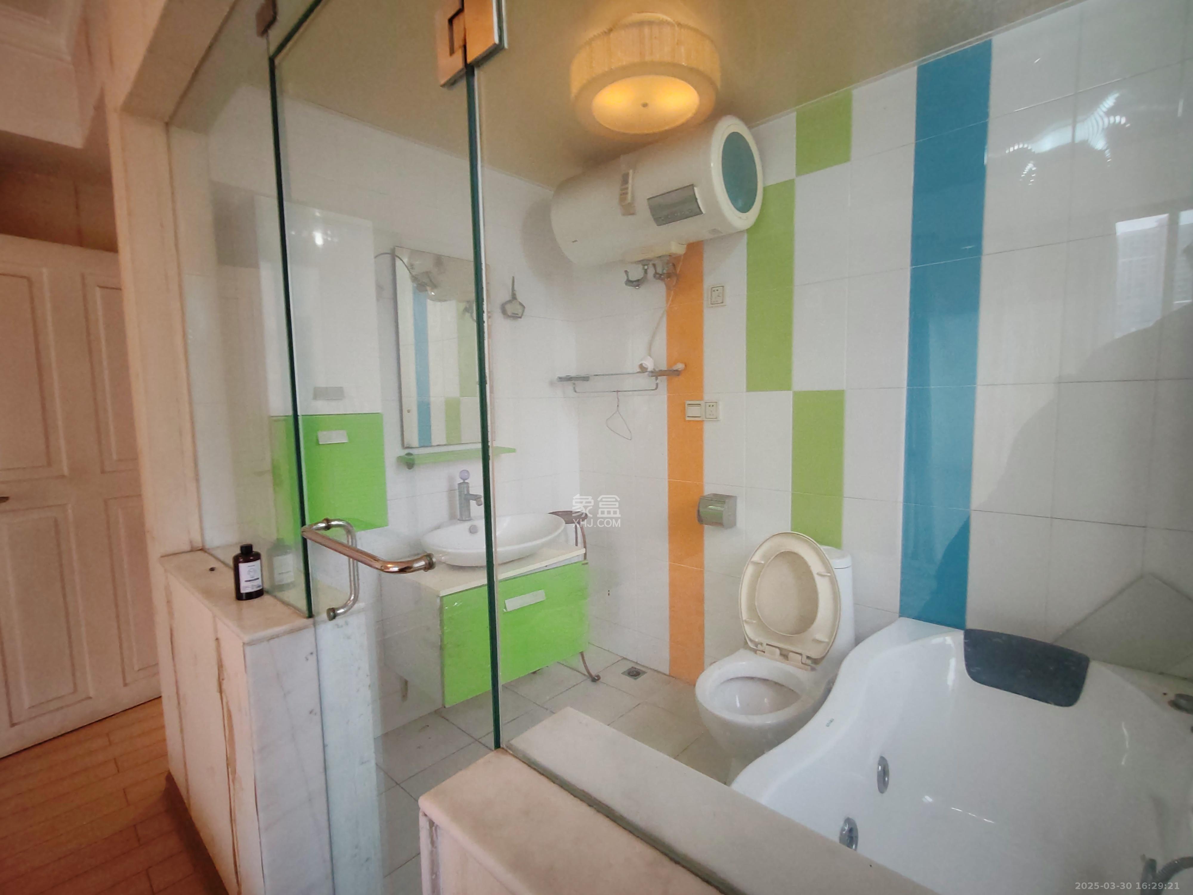 美林景园 4室2厅2卫 3500.0元/月 美林景园 4室2厅2卫 3500.0元/月室内图