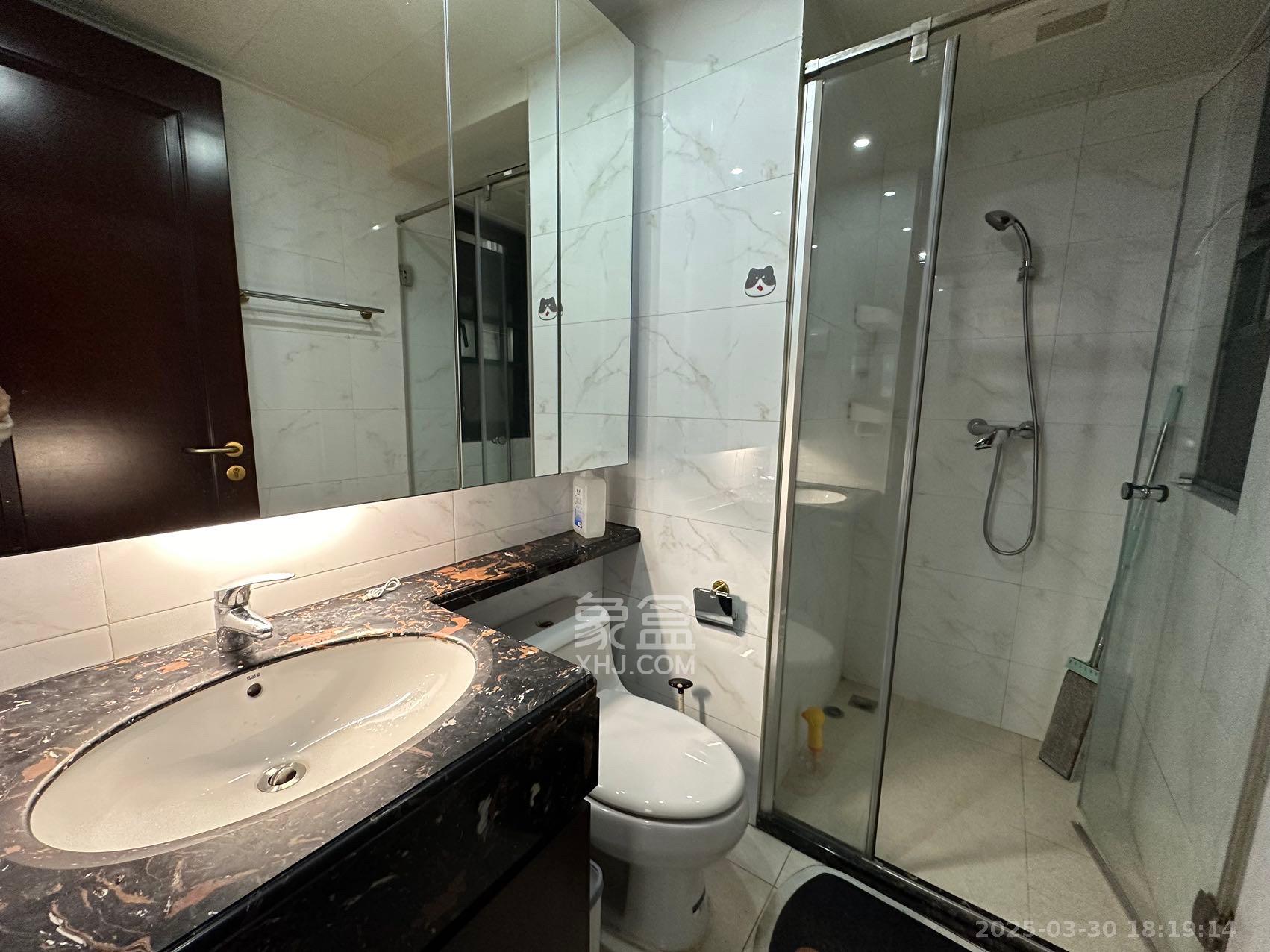 恒大雅苑 2室2厅1卫 2200.0元/月 恒大雅苑 2室2厅1卫 2200.0元/月室内图