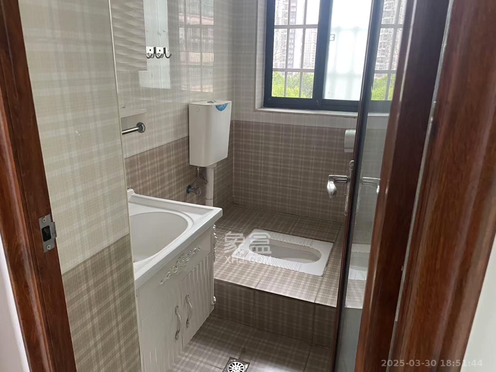 涉外花园 1室0厅1卫 1000.0元/月 涉外花园 1室0厅1卫 1000.0元/月室内图