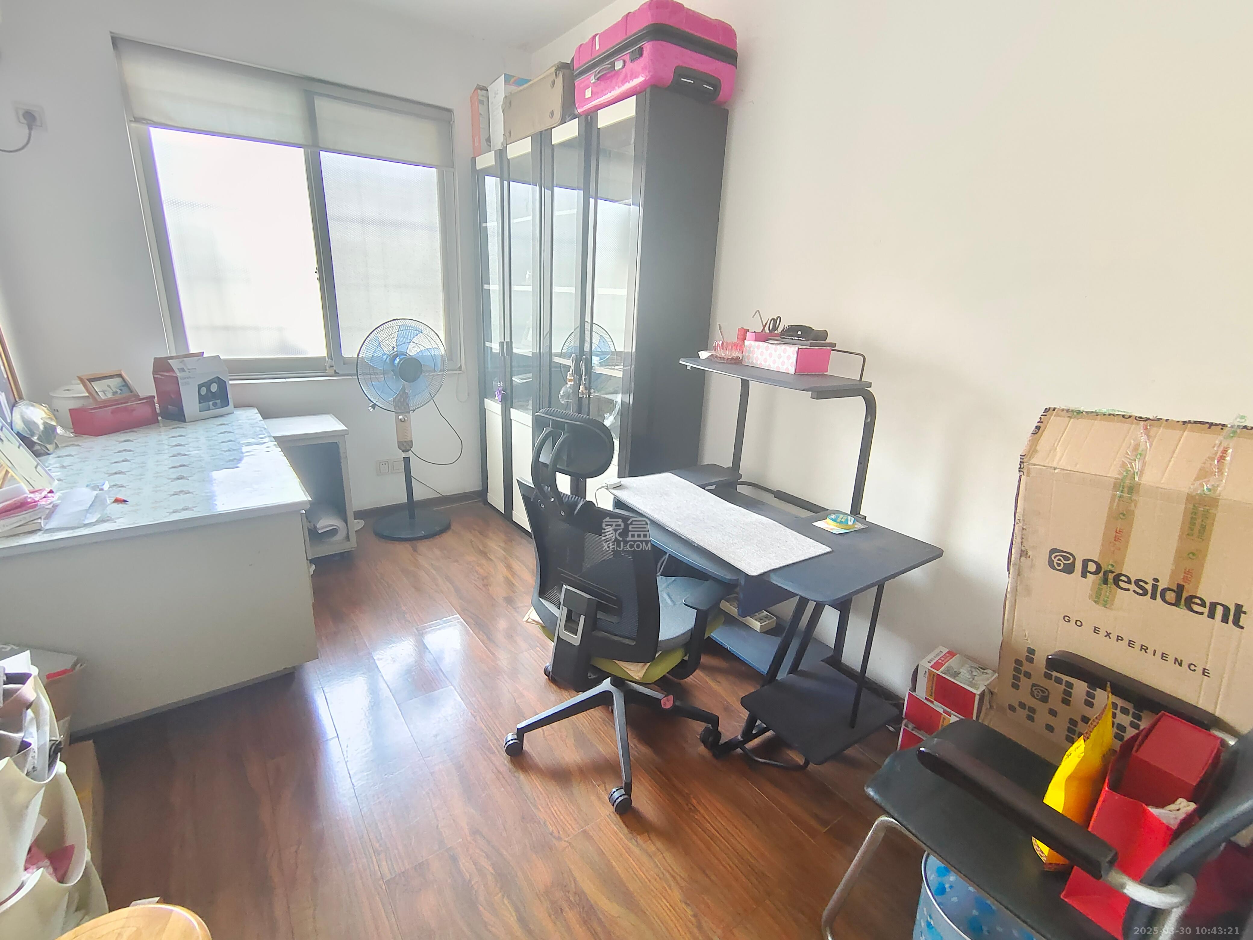 裕园 1室0厅0卫 3200.0元/月 裕园 1室0厅0卫 3200.0元/月室内图