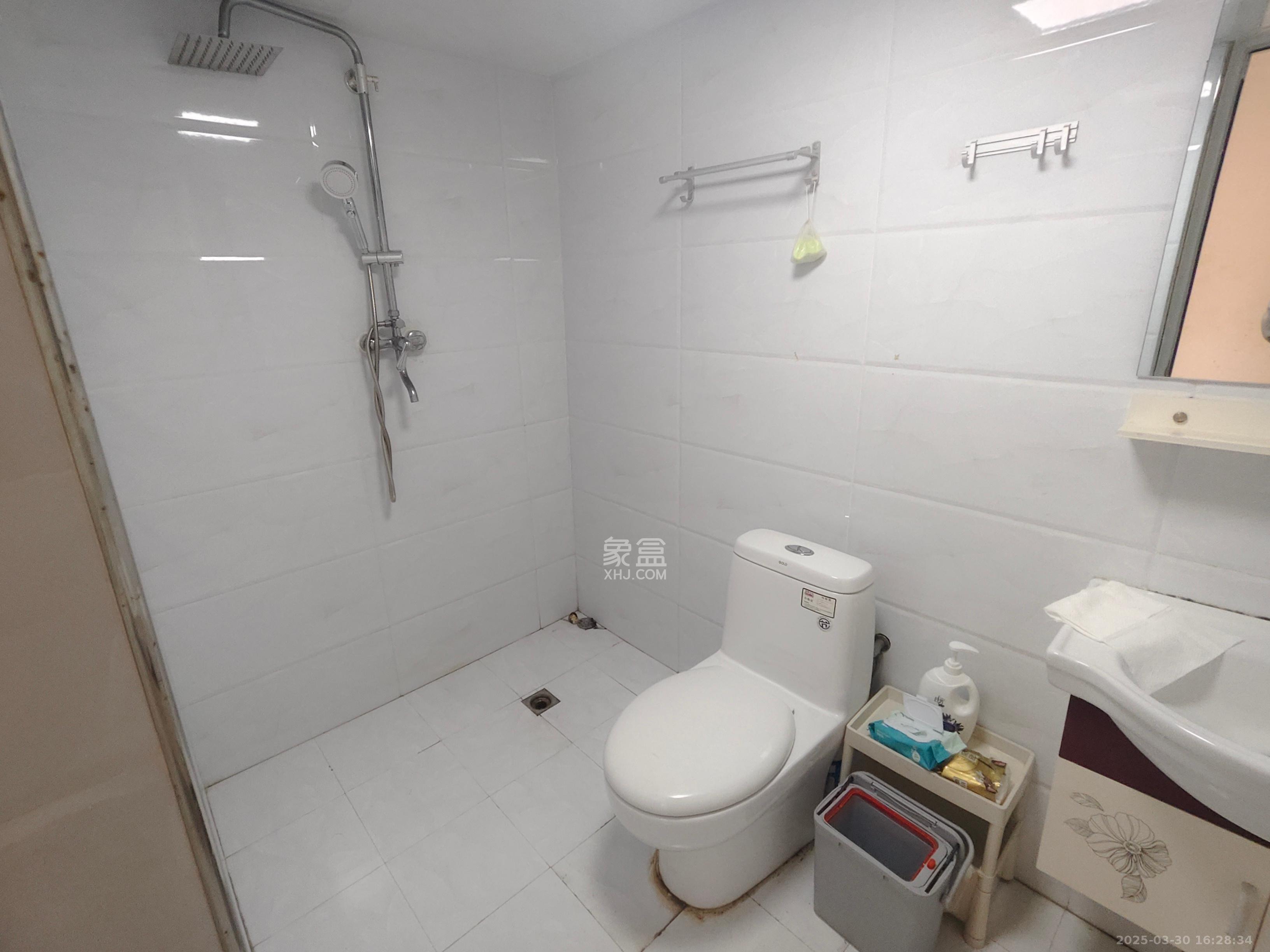 雨花公馆(紫苔名苑) 3室2厅2卫 2800.0元/月 雨花公馆(紫苔名苑) 3室2厅2卫 2800.0元/月室内图