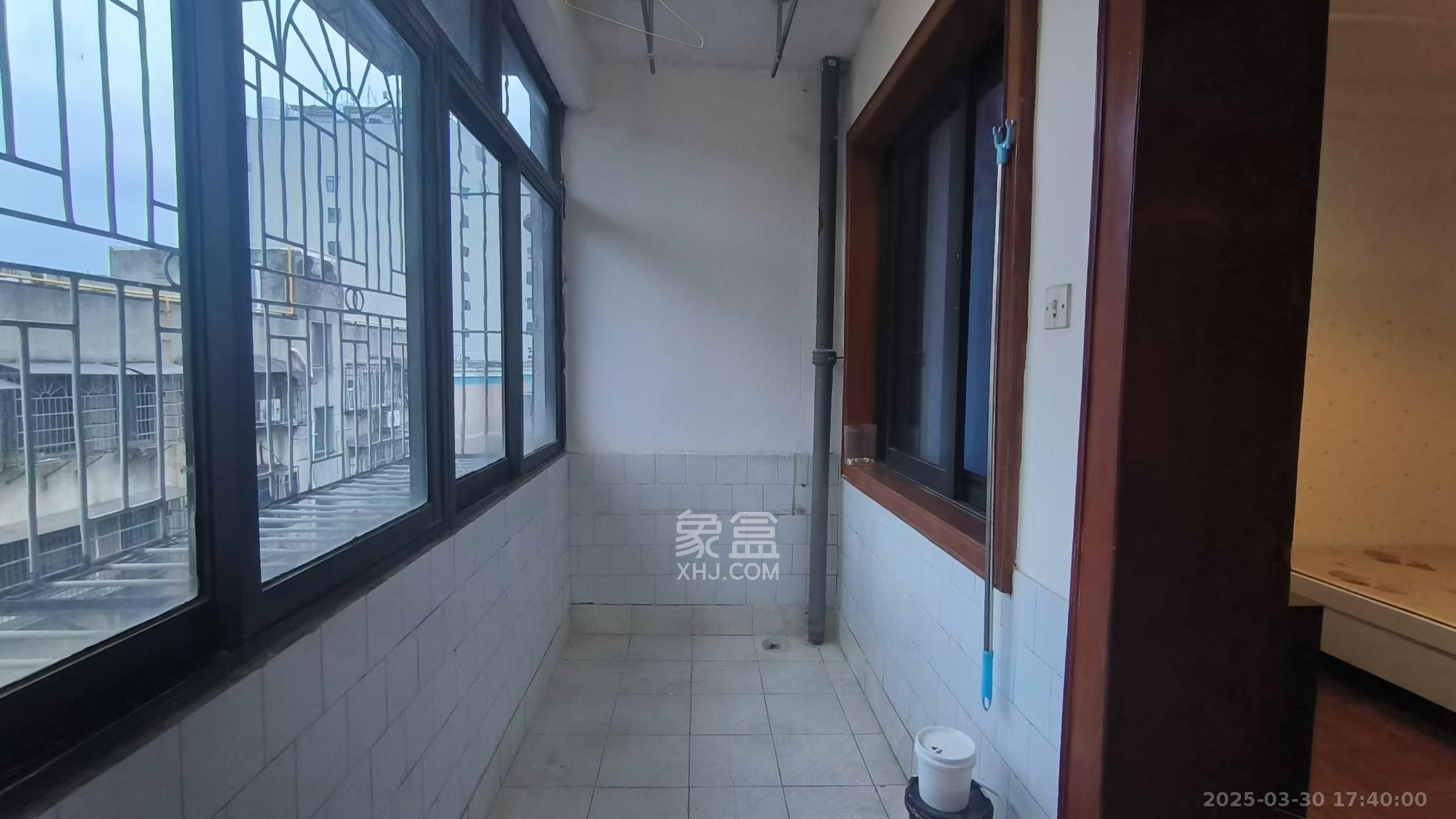 望江公寓 3室2厅2卫 1600.0元/月 望江公寓 3室2厅2卫 1600.0元/月室内图