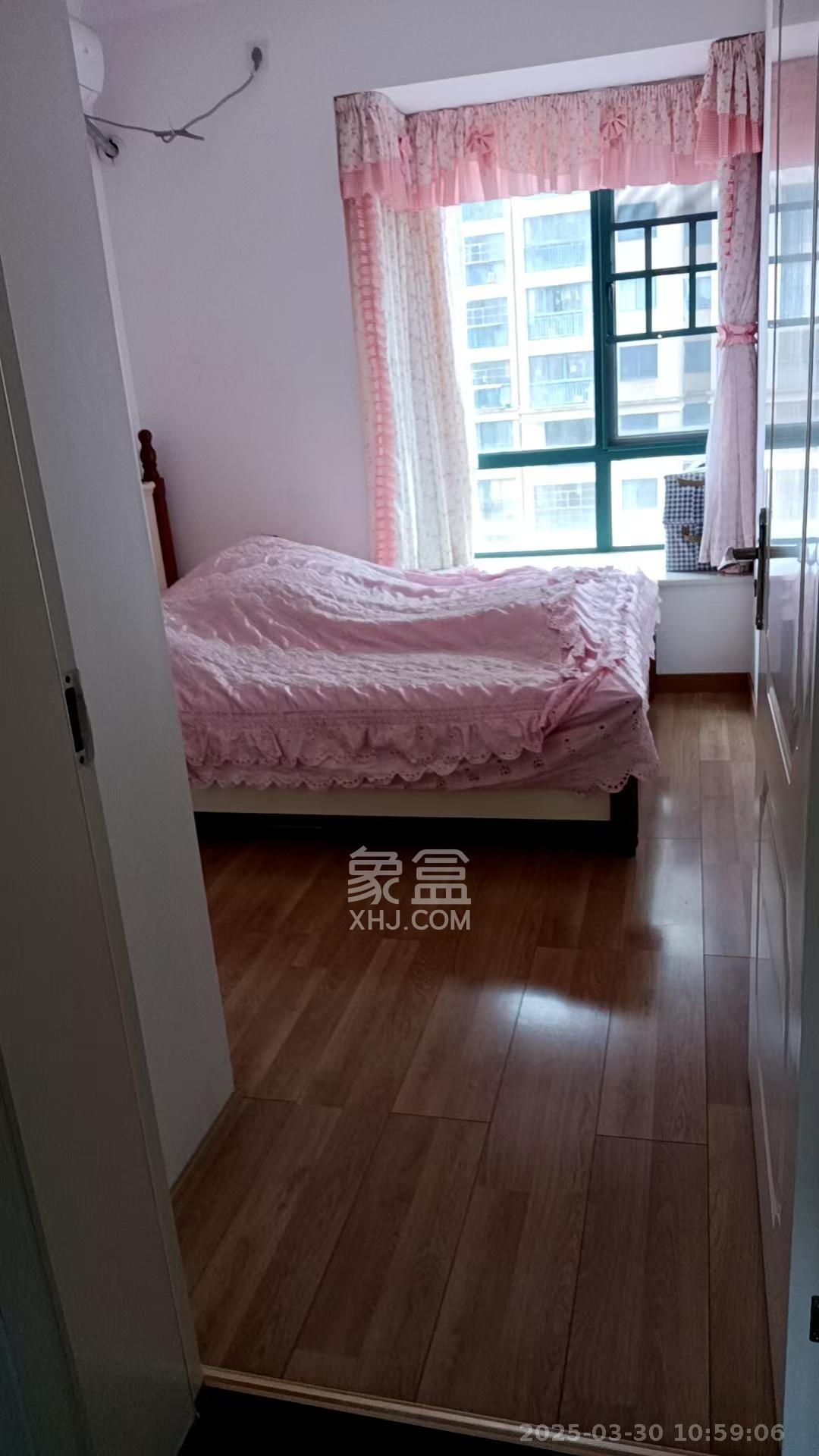 洋湖时代  3室2厅1卫   2200.00元/月室内图