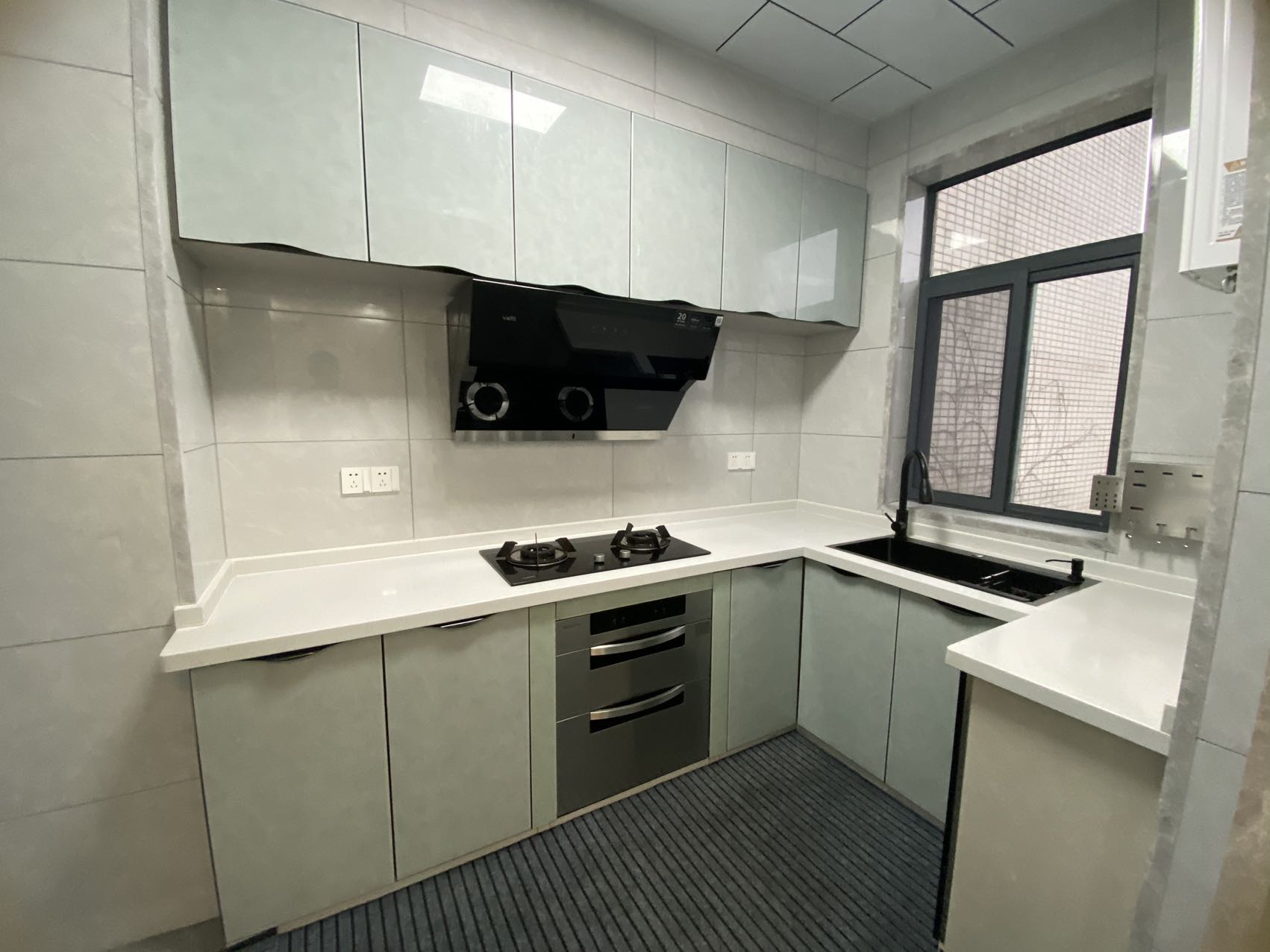 会龙山溪谷(住宅) 4室2厅2卫 2300.0元/月 会龙山溪谷(住宅) 4室2厅2卫 2300.0元/月室内图