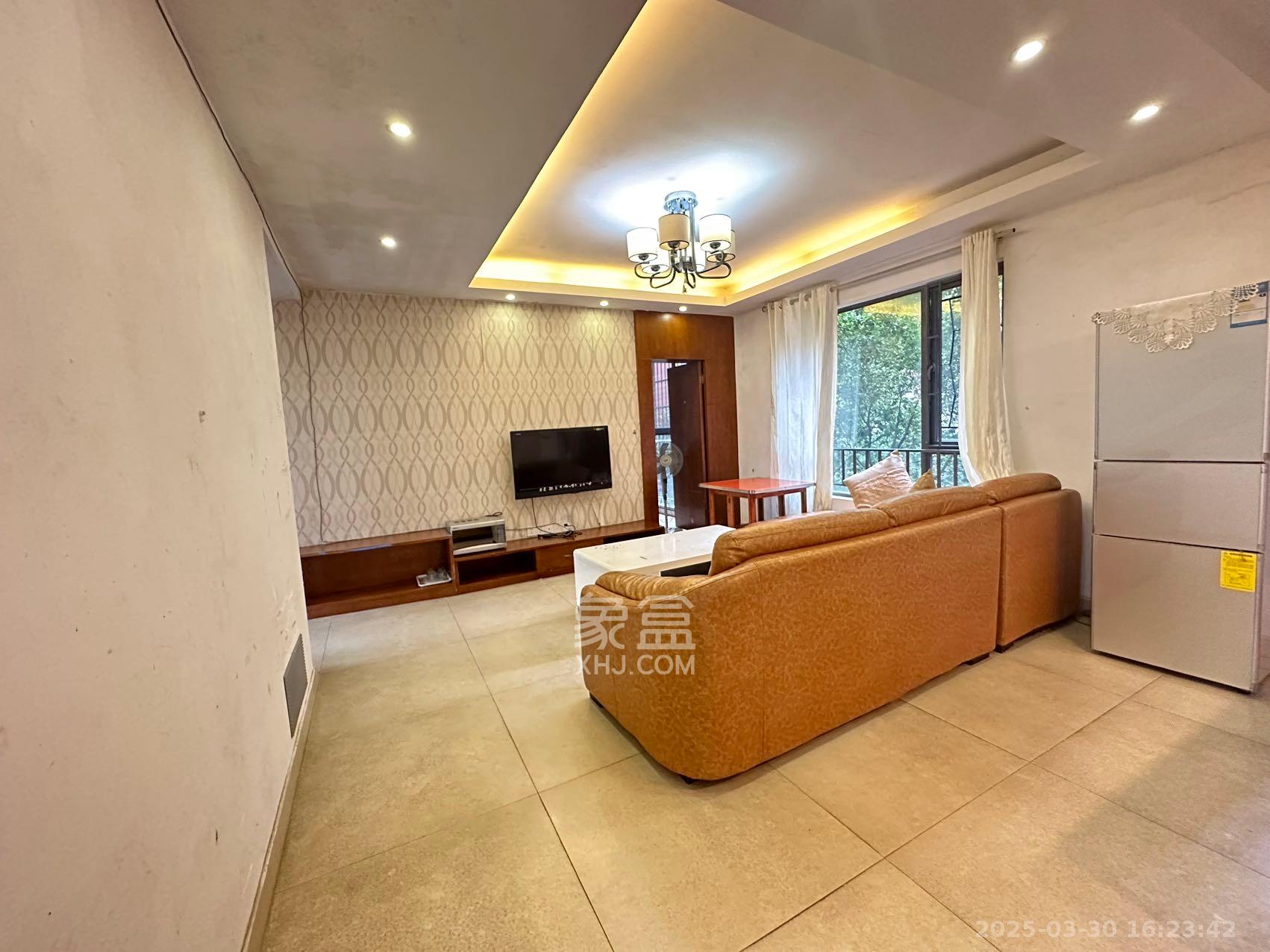 华润凤凰城二期 3室2厅1卫 1800.0元/月 华润凤凰城二期 3室2厅1卫 1800.0元/月室内图