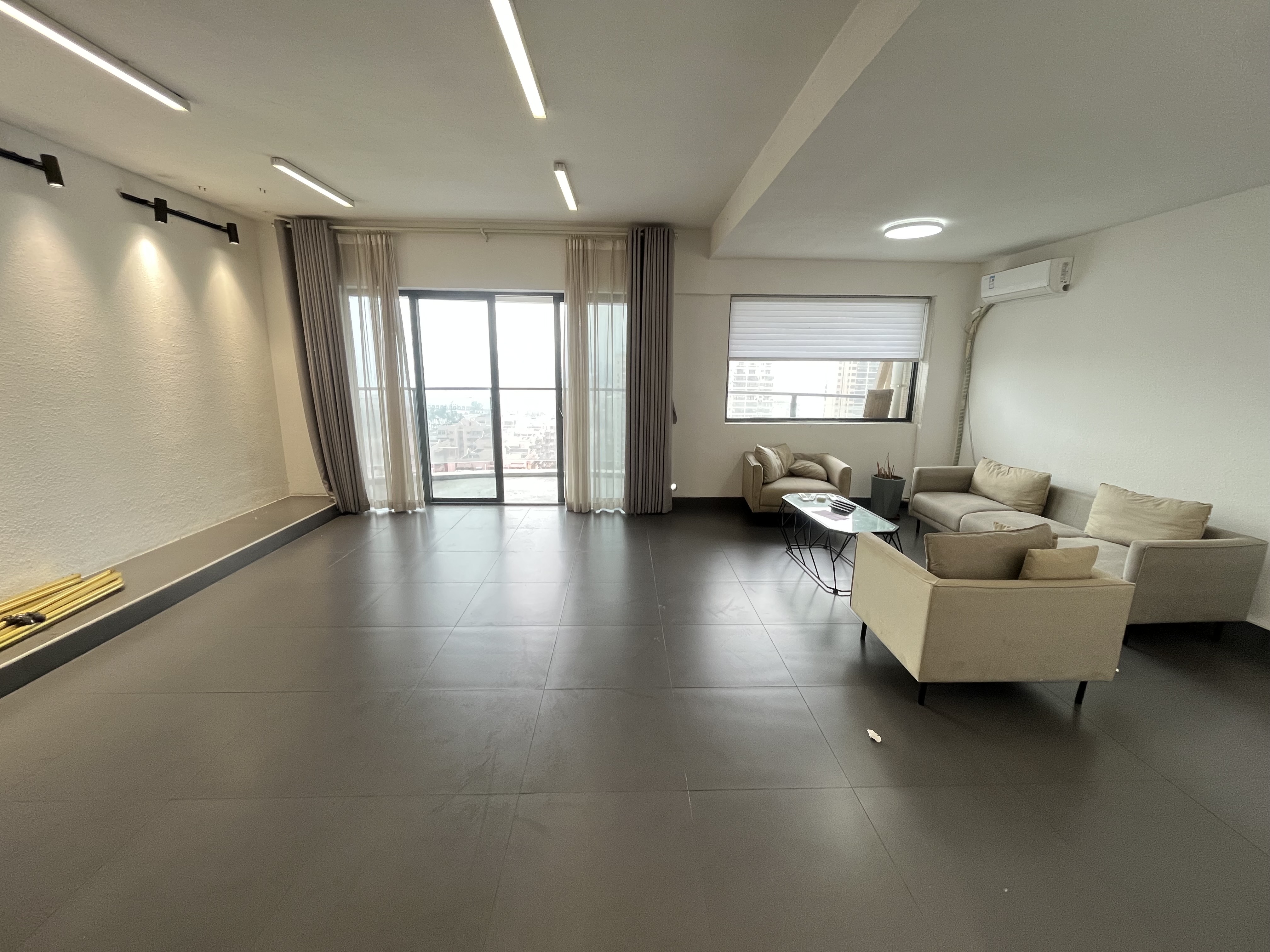 滨海幸福里 3室2厅2卫 3900.0元/月 滨海幸福里 3室2厅2卫 3900.0元/月室内图