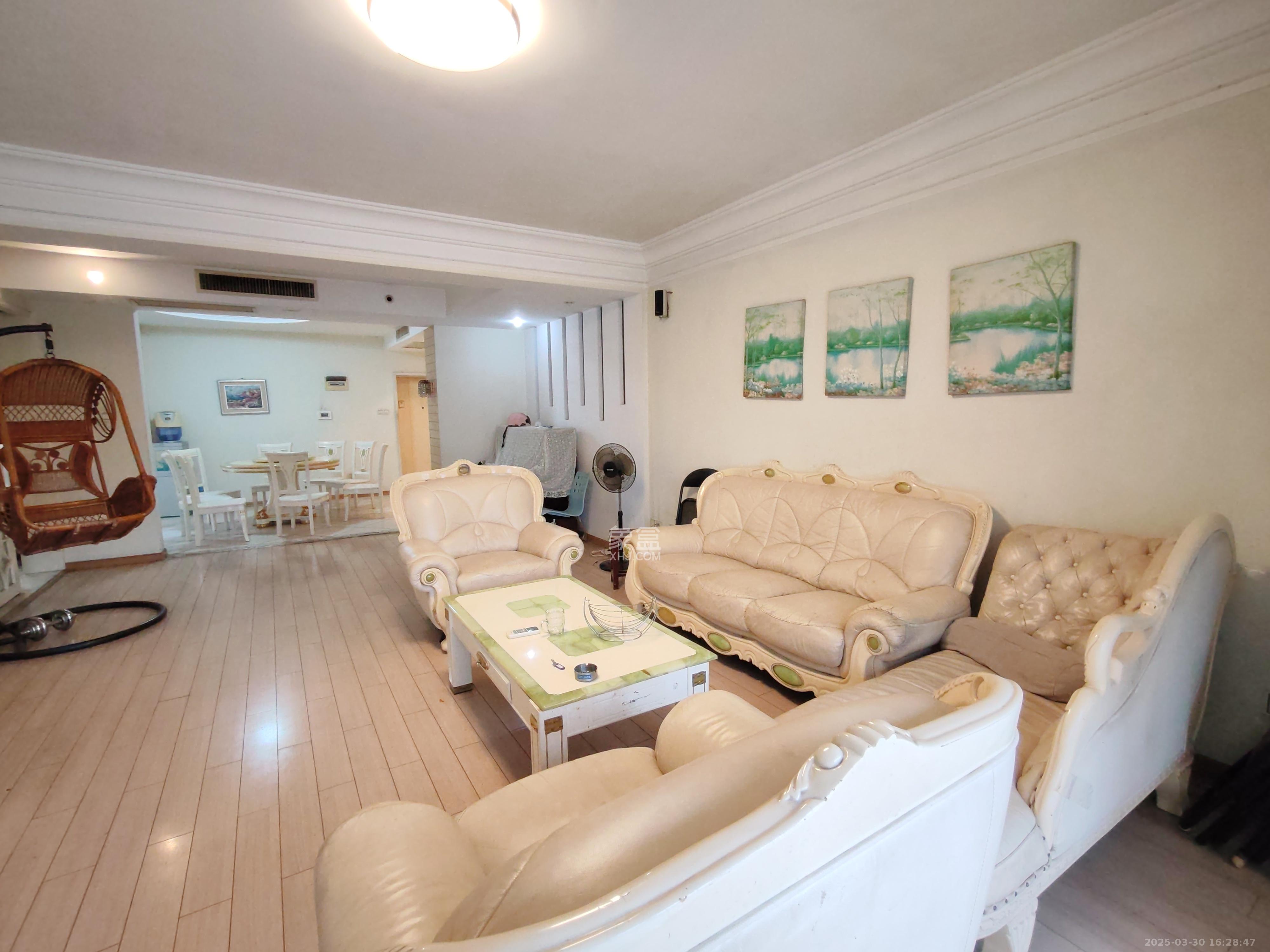 美林景园 4室2厅2卫 3500.0元/月 美林景园 4室2厅2卫 3500.0元/月室内图