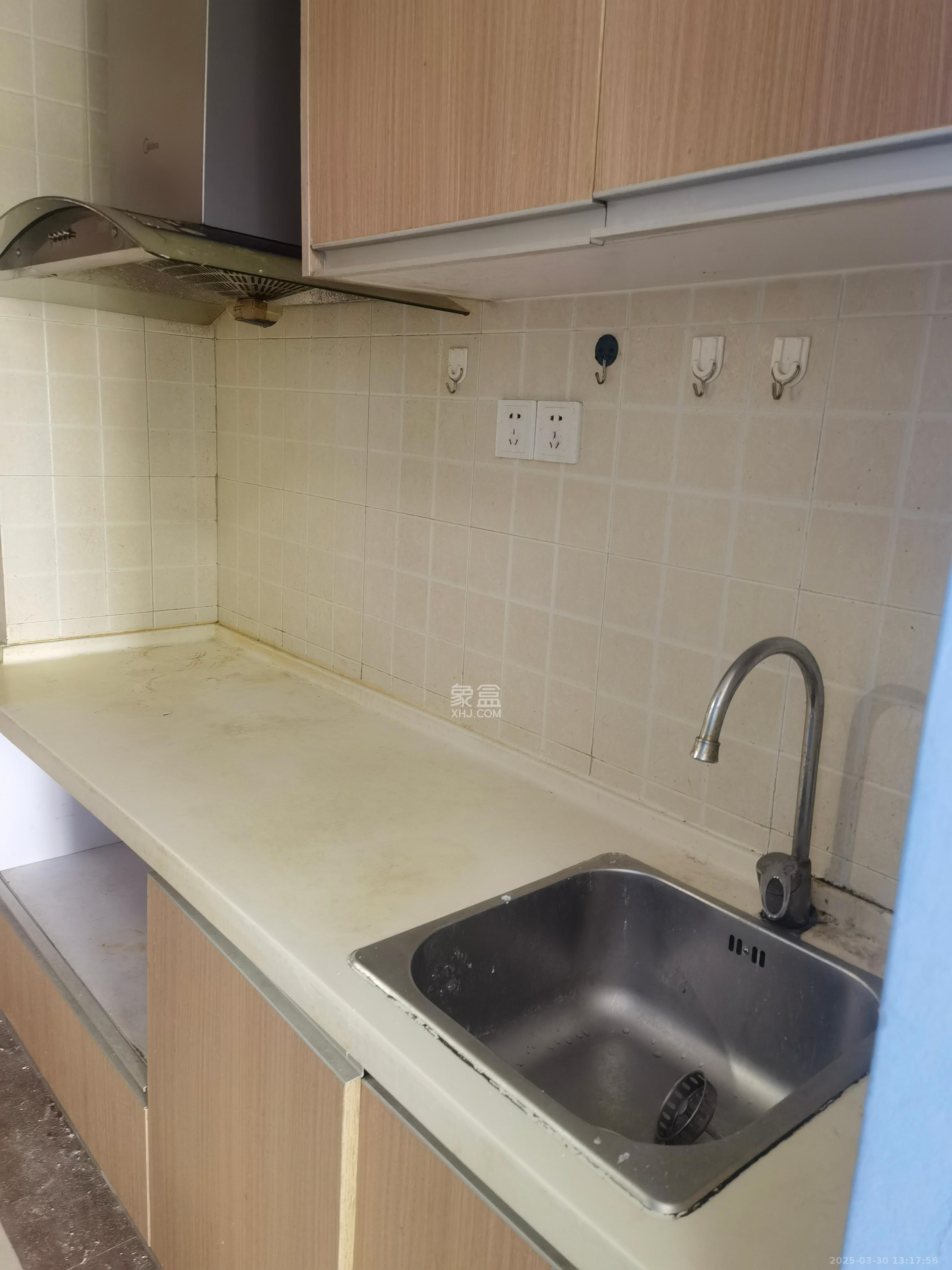 米兰春天  1室1厅1卫    1100.0元/月 米兰春天  1室1厅1卫    1100.0元/月