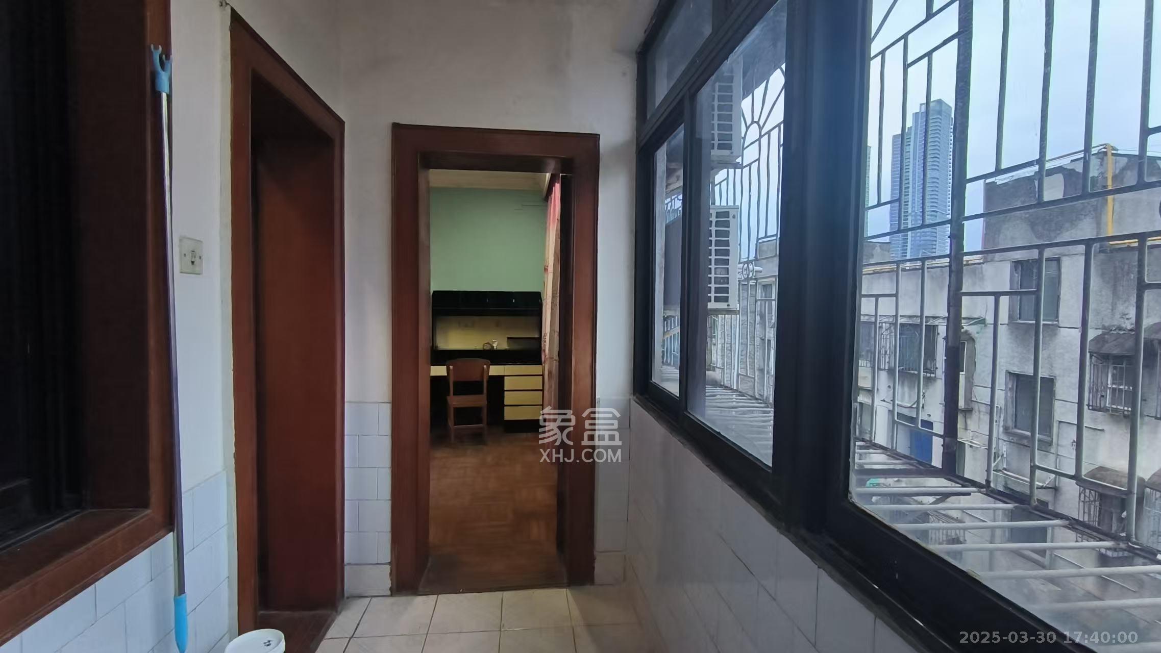 望江公寓 3室2厅2卫 1600.0元/月 望江公寓 3室2厅2卫 1600.0元/月室内图