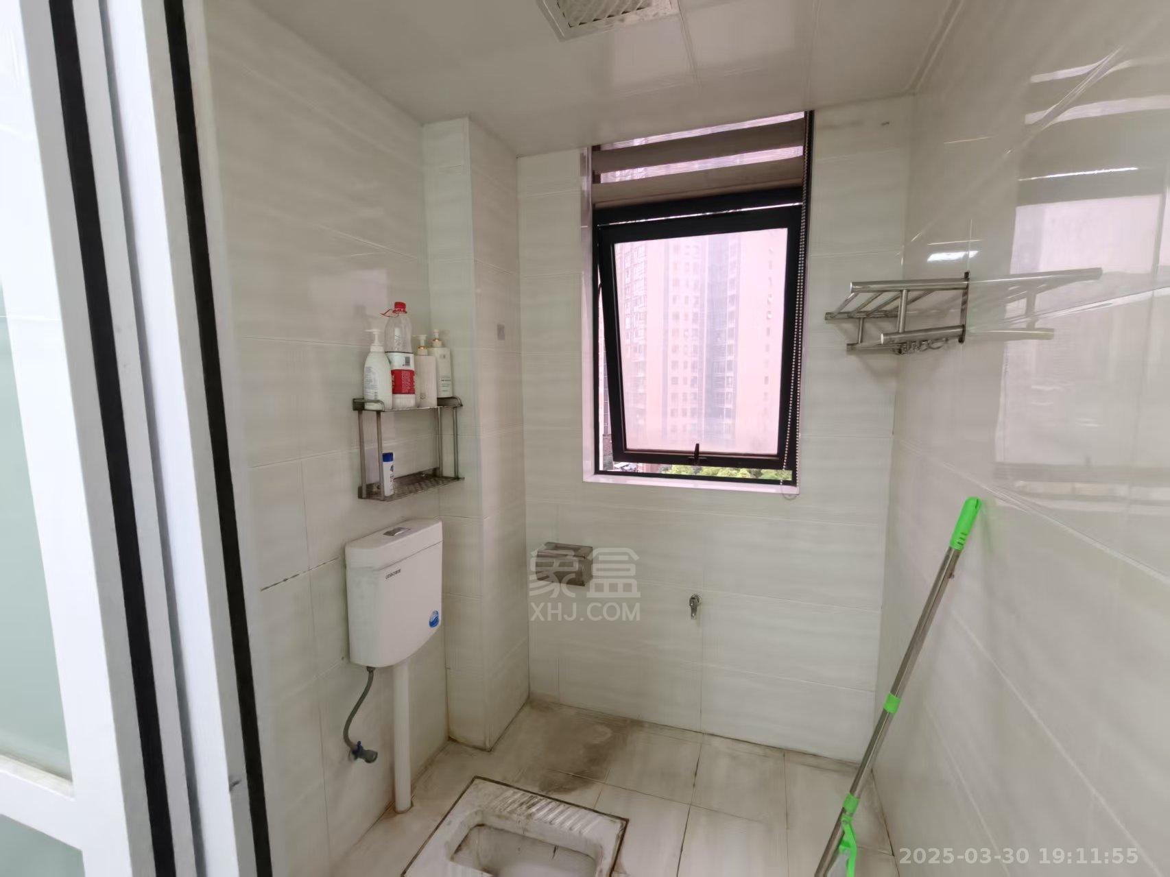 中建御山和苑  3室2厅2卫   1600.00元/月室内图