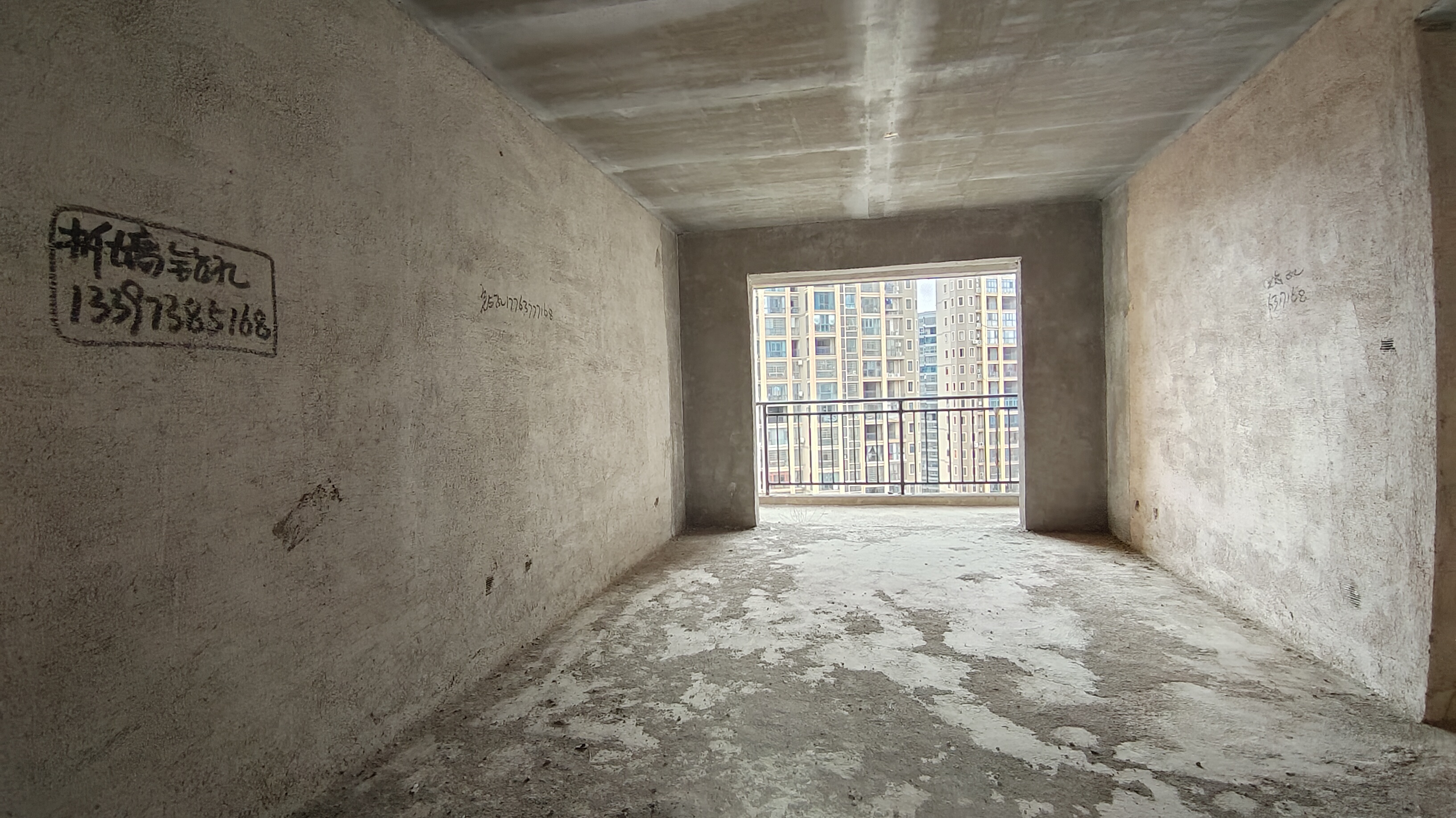 华剑首郡+五江珑悦 3室2厅2卫 53.8万 华剑首郡+五江珑悦 3室2厅2卫 53.8万客厅